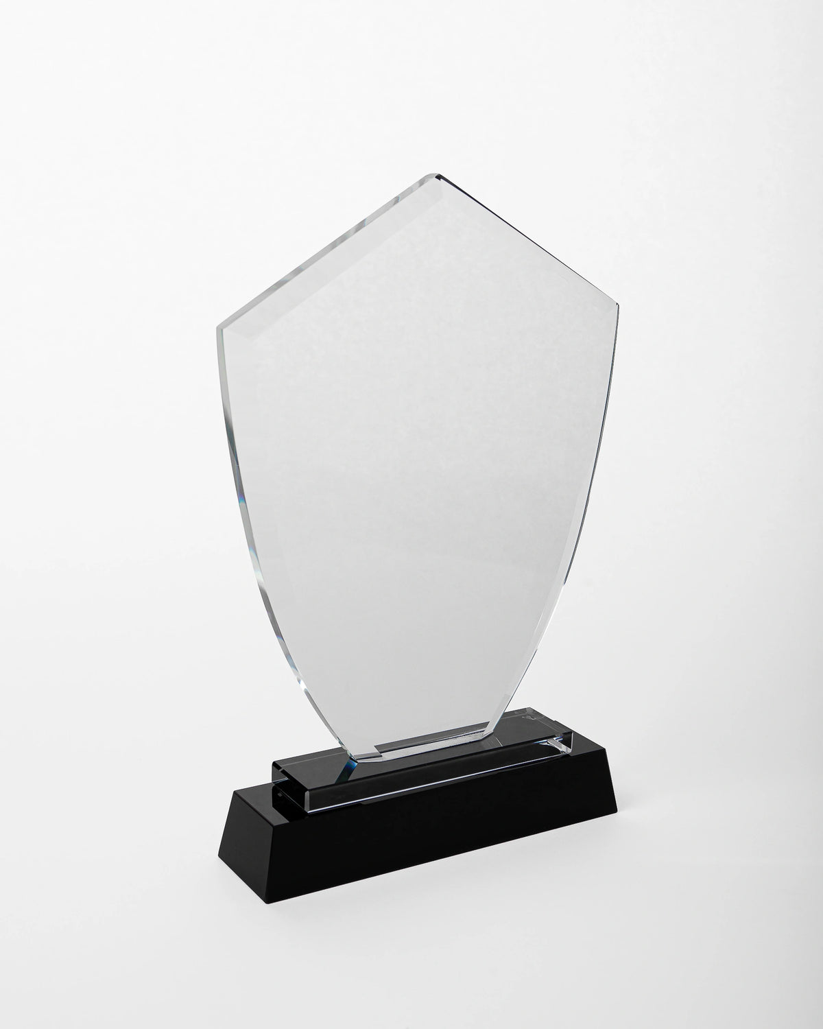 Large Crystal Triangle Award With Black BASE C-1001