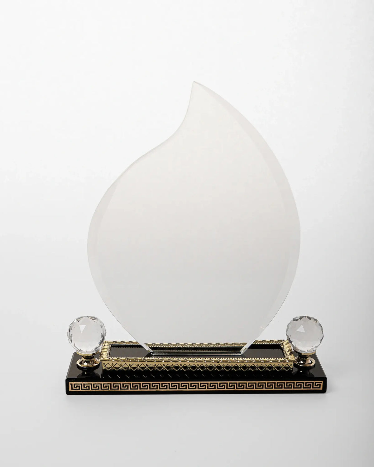 LARGE CRYSTAL AWARD WITH GOLD BASE C-23