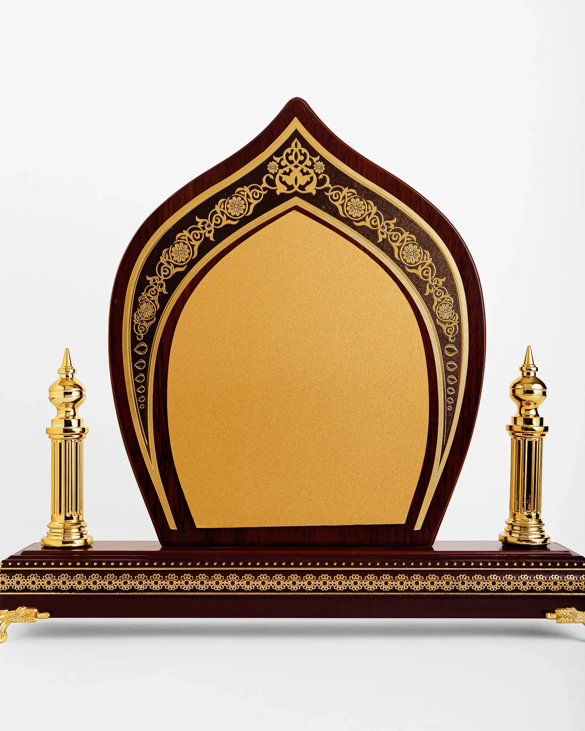 LARGE WOODEN GATE AWARD W-4001
