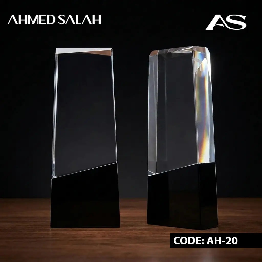 SMALL CRYSTAL AWARD WITH BLACK BASE AH-20