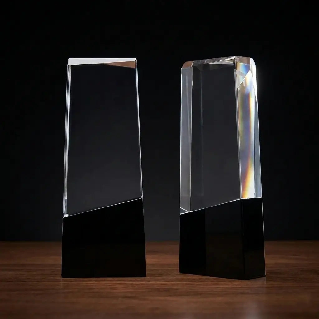 SMALL CRYSTAL AWARD WITH BLACK BASE AH-20
