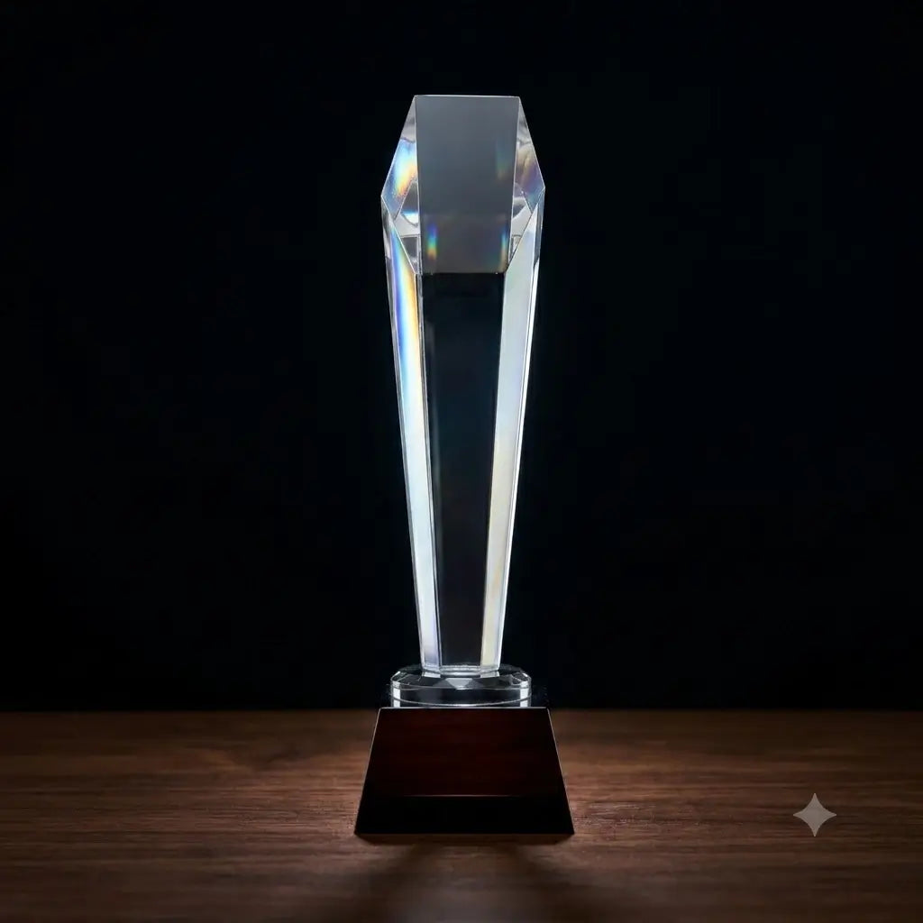 SMALL CRYSTAL OSCAR WITH BLACK BASE AH-8-4