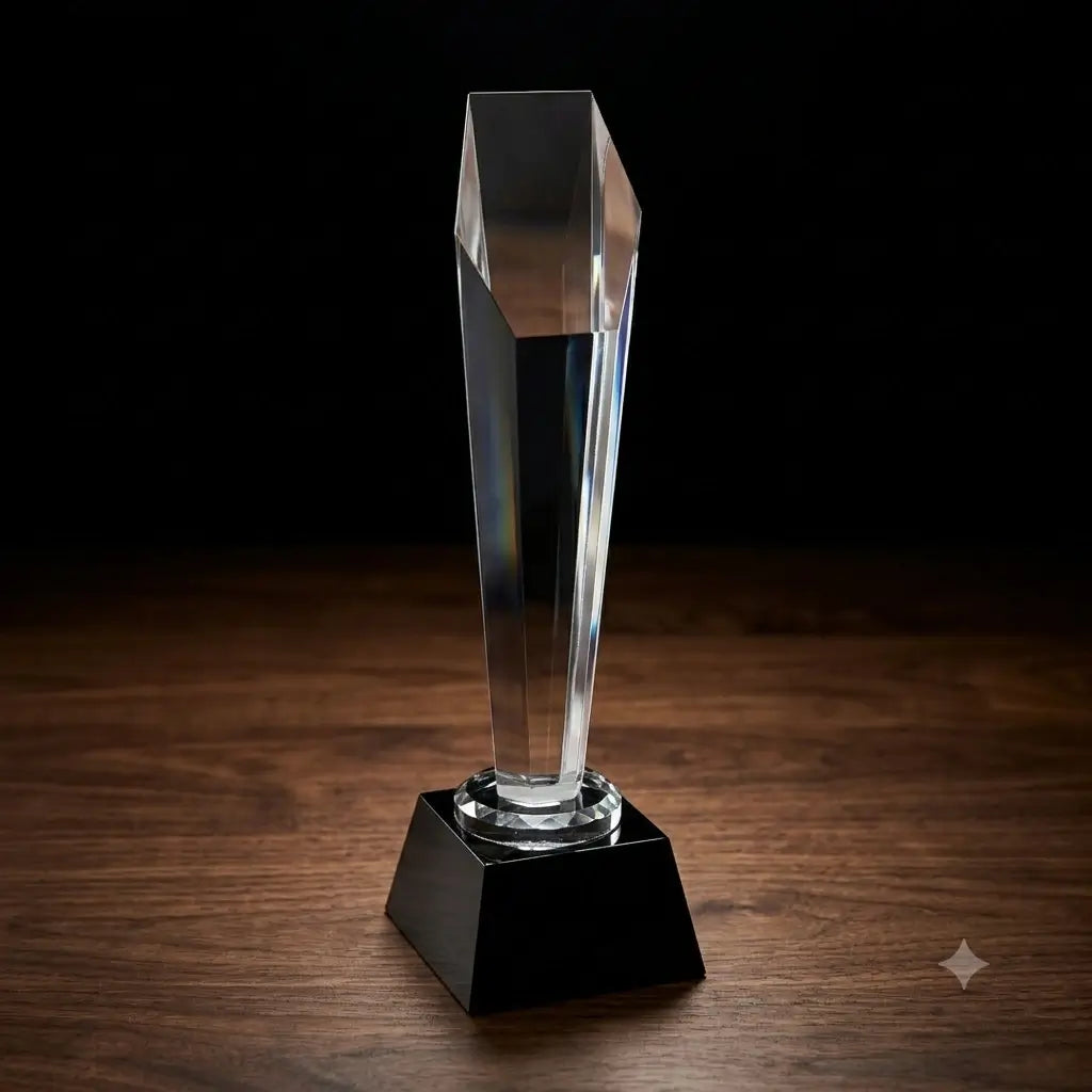 SMALL CRYSTAL OSCAR WITH BLACK BASE AH-8-4
