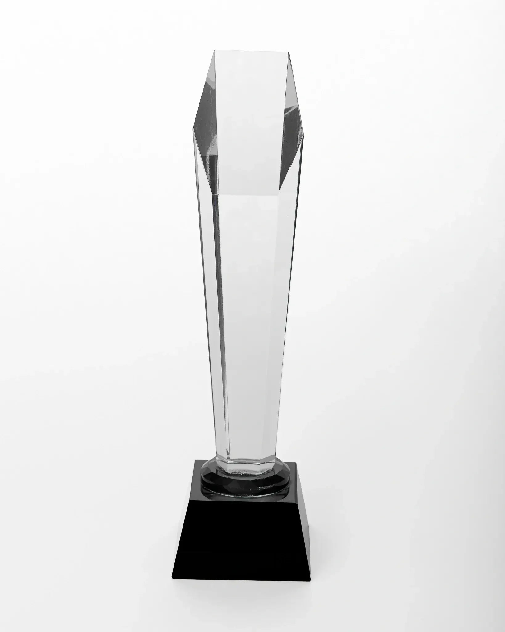 MEDIUM CRYSTAL OSCAR WITH BLACK BASE AH-8-5