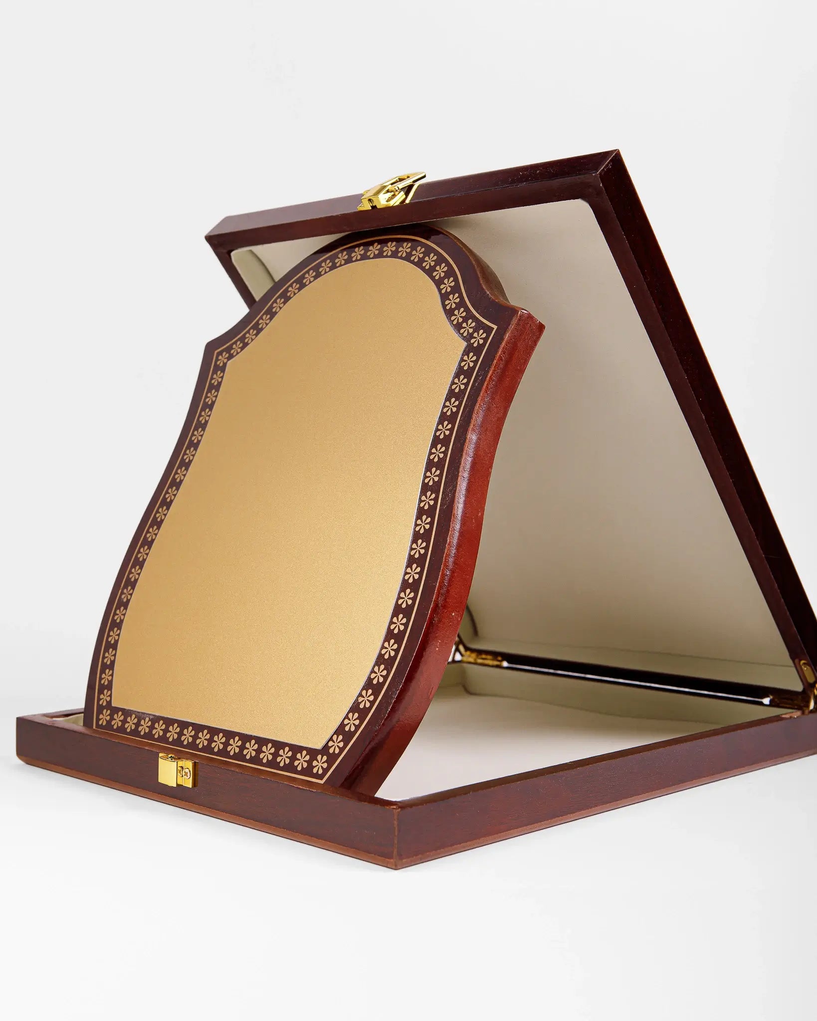 MEDIUM ISLAMIC DECORATIVE WOODEN AWARD AS-AH-59
