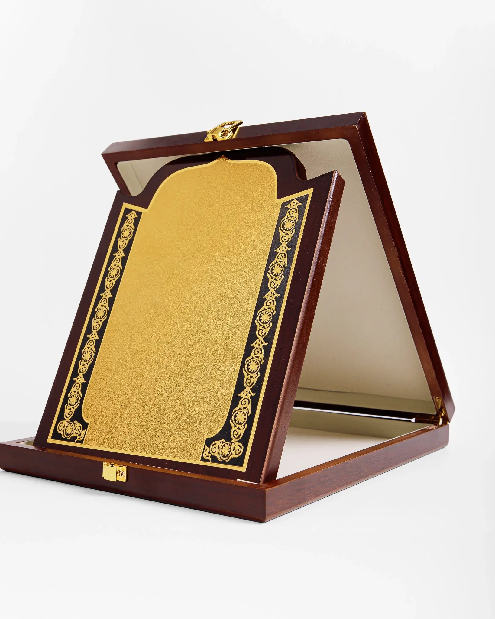 MEDIUM ISLAMIC DECORATIVE WOODEN AWARD AS-AH-60