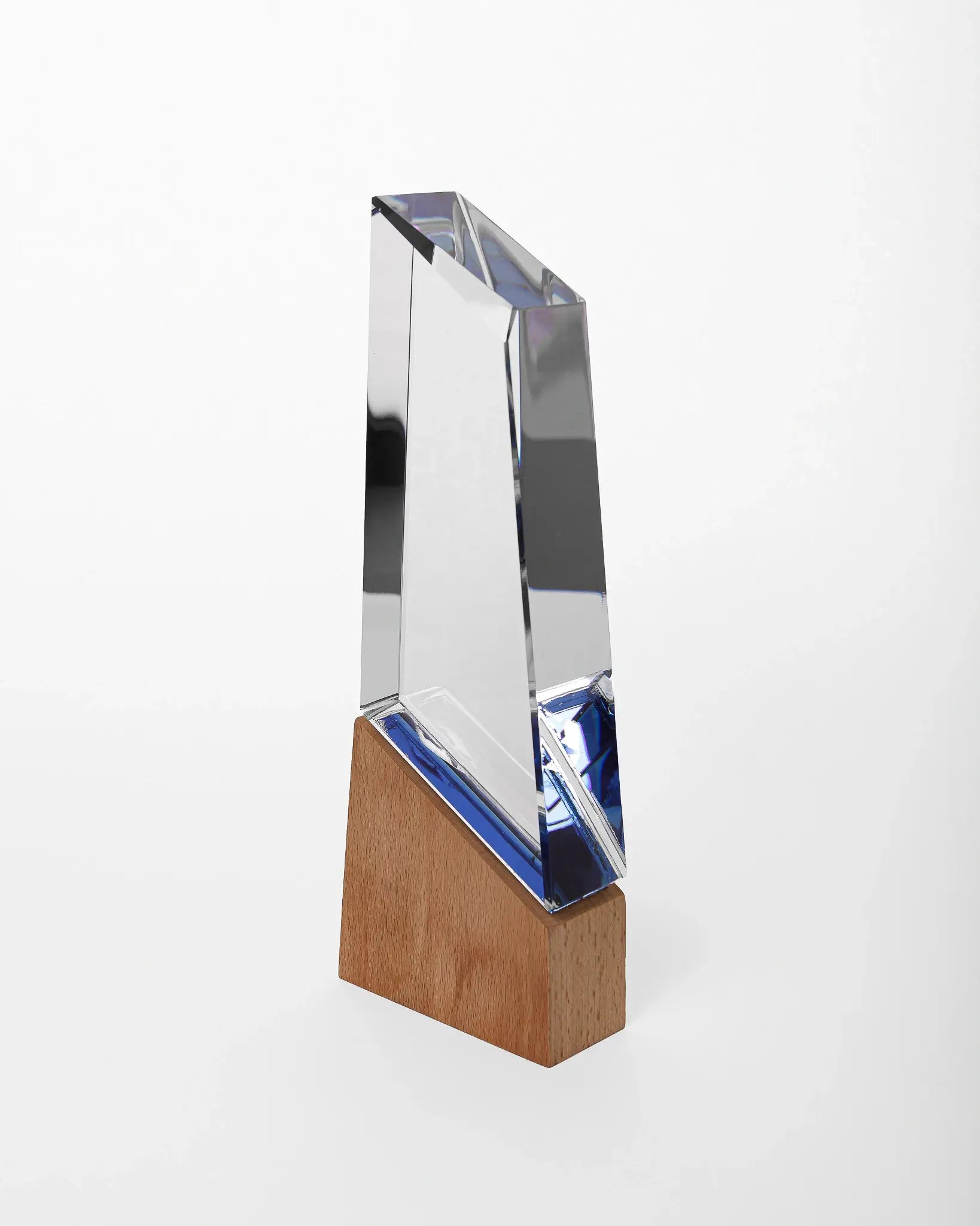 CRYSTAL AWARD WITH TAPERED WOODEN BASE ATB-050