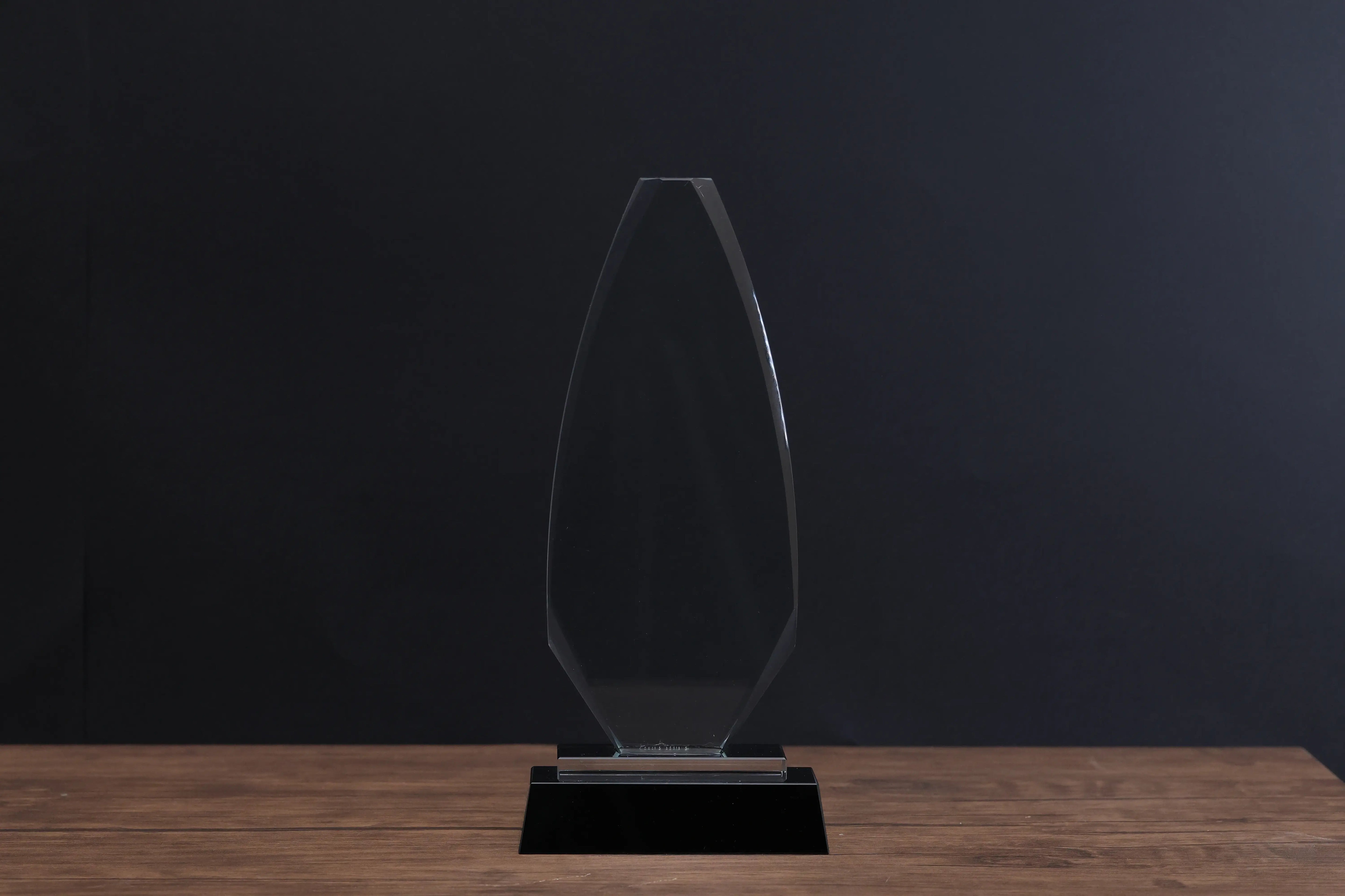 CRYSTAL OSCAR BOX-07