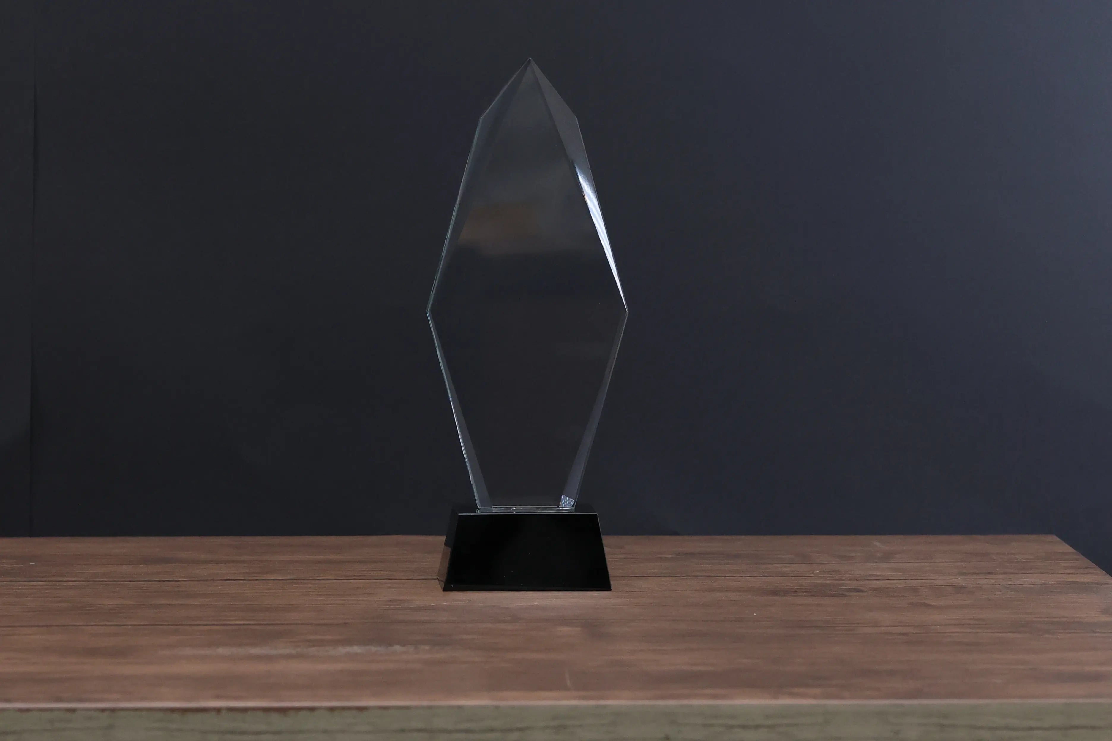 CRYSTAL OSCAR BOX-08