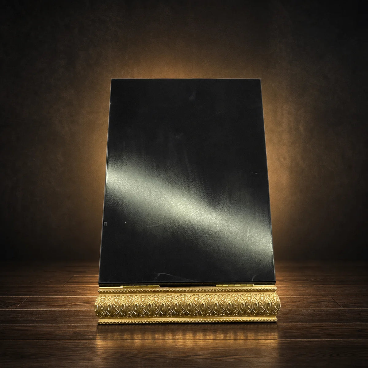 Black Quran Shield AS-W-12A