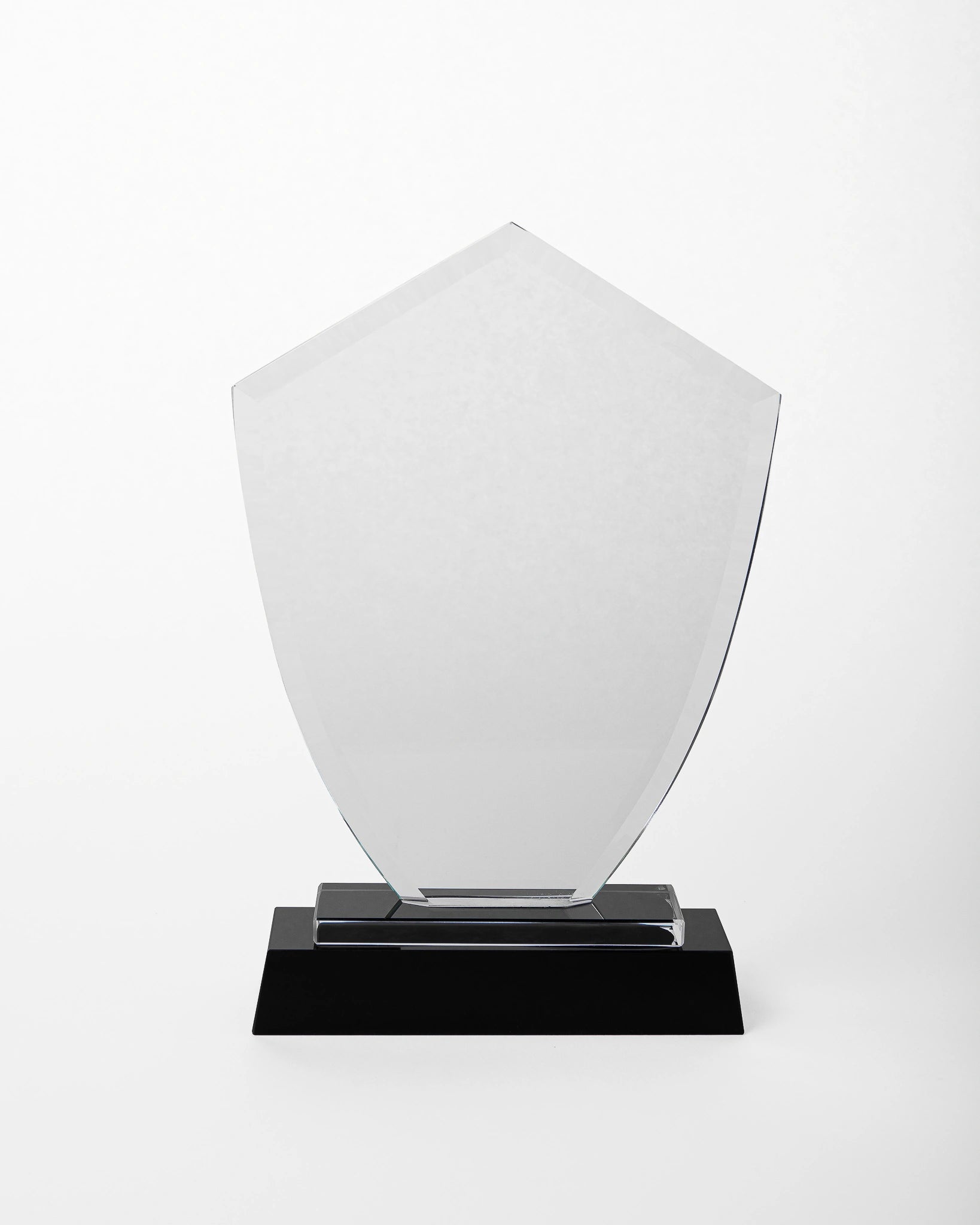 Large Crystal Triangle Award With Black BASE C-1001