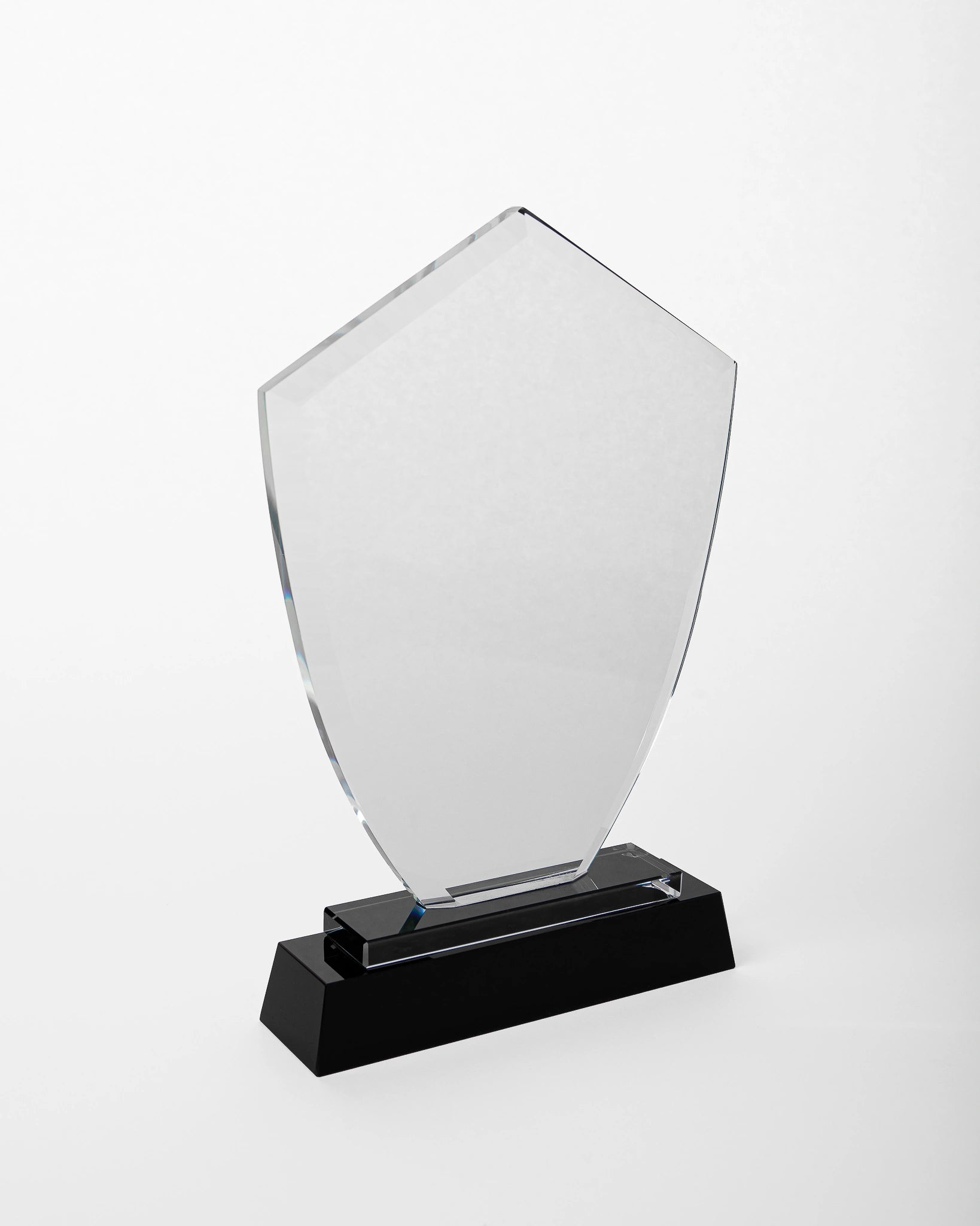 Large Crystal Triangle Award With Black BASE C-1001