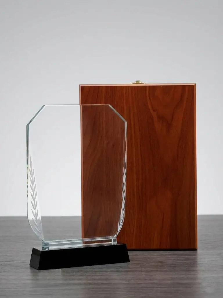 Square Crystal Award With Black BASE And Wooden Box C-1208