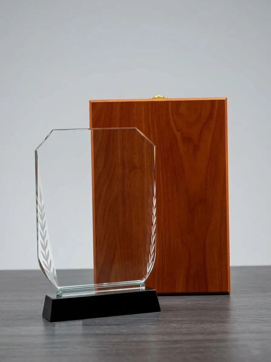 Square Crystal Award With Black BASE And Wooden Box C-1208