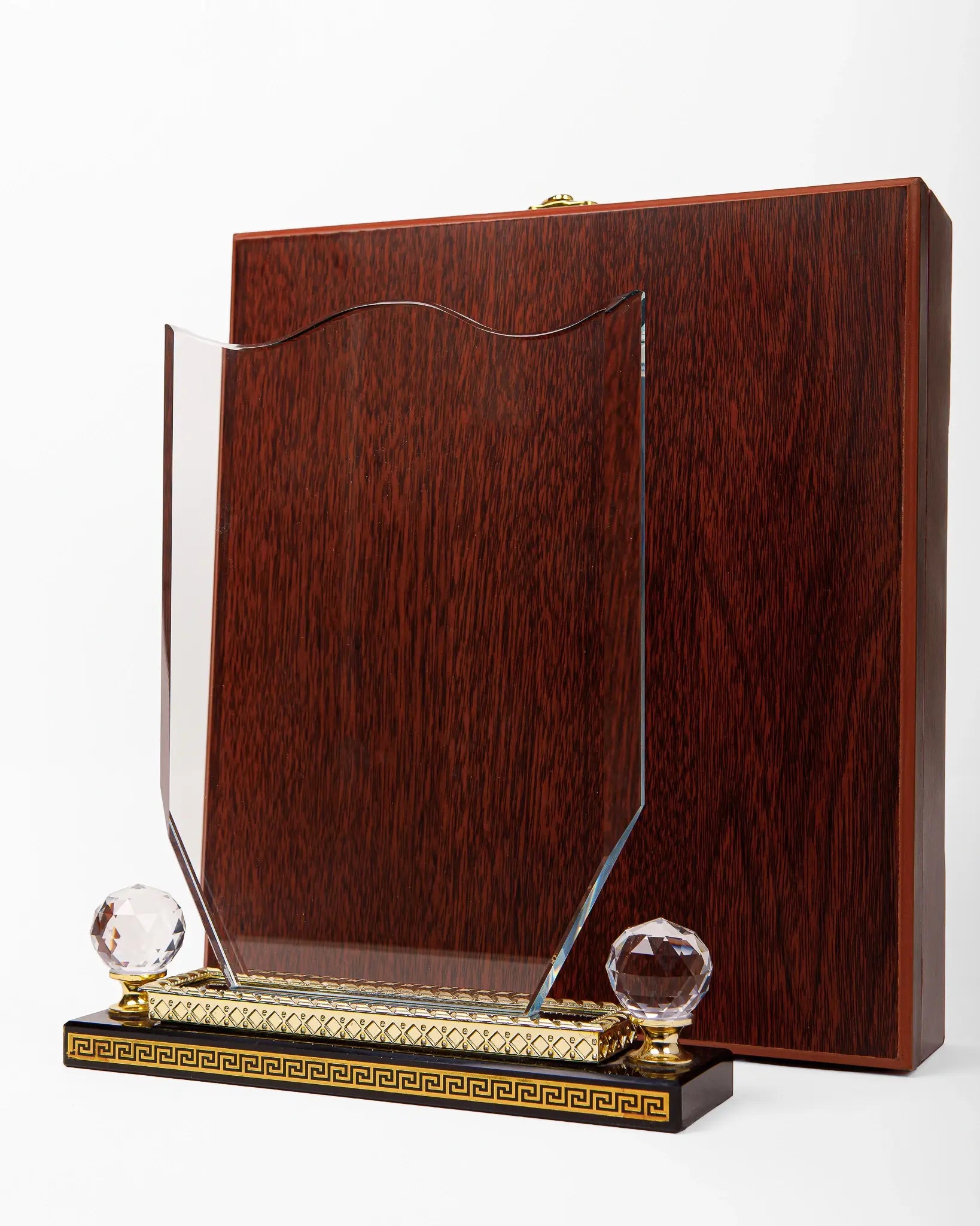 LARGE CRYSTAL AWARD WITH GOLD BASE C-22