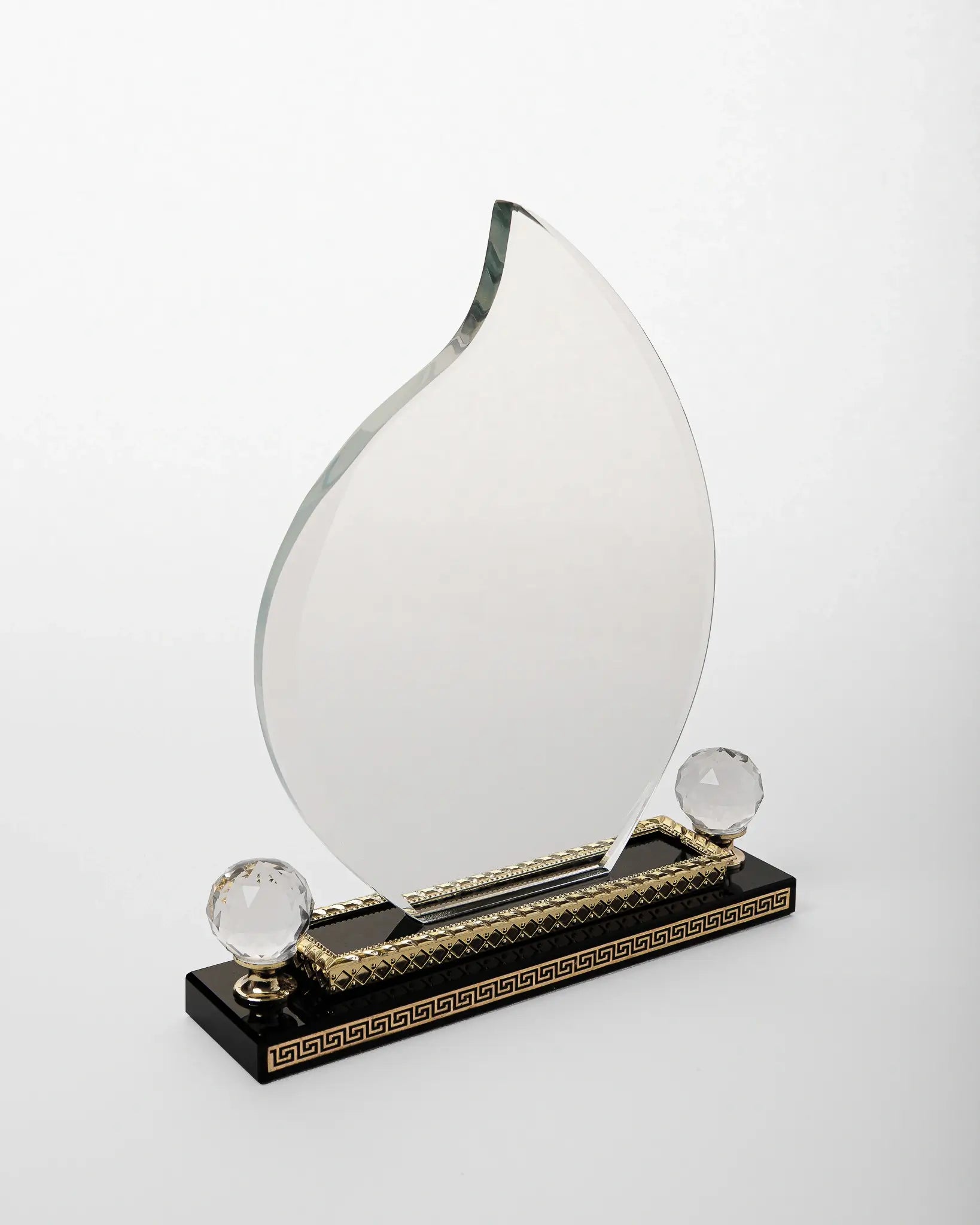 LARGE CRYSTAL AWARD WITH GOLD BASE C-23