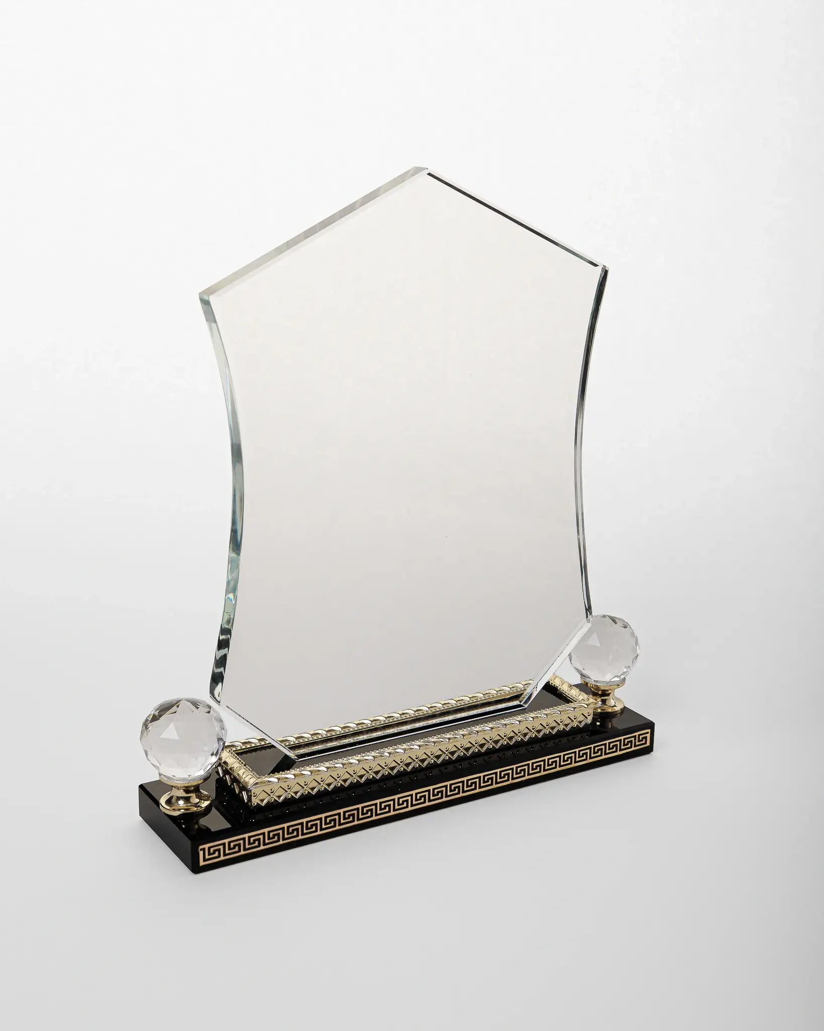 LARGE CRYSTAL AWARD WITH GOLD BASE C-24