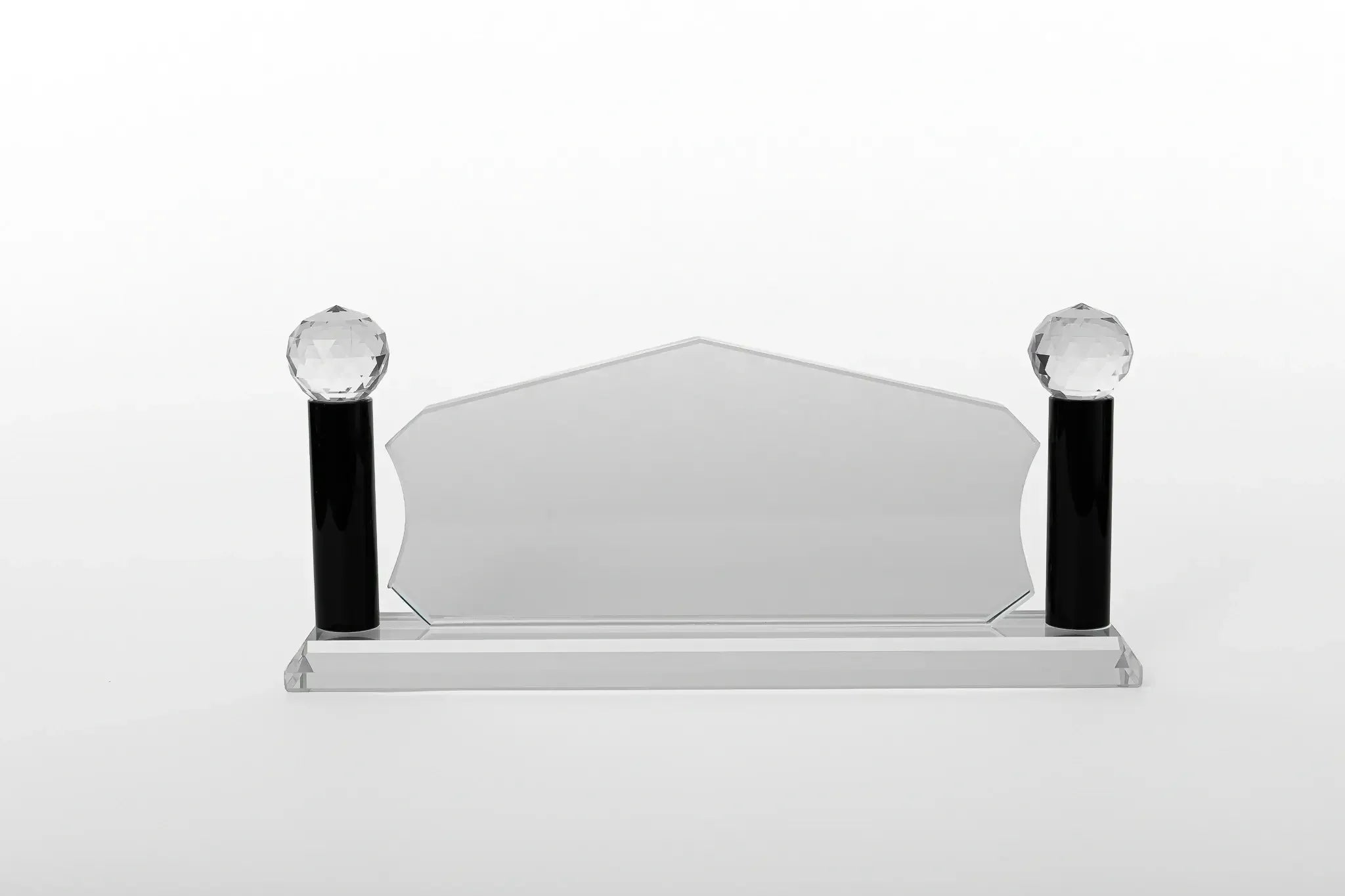SMALL CRYSTAL PYRAMID WITH BLACK COLUMN C-25