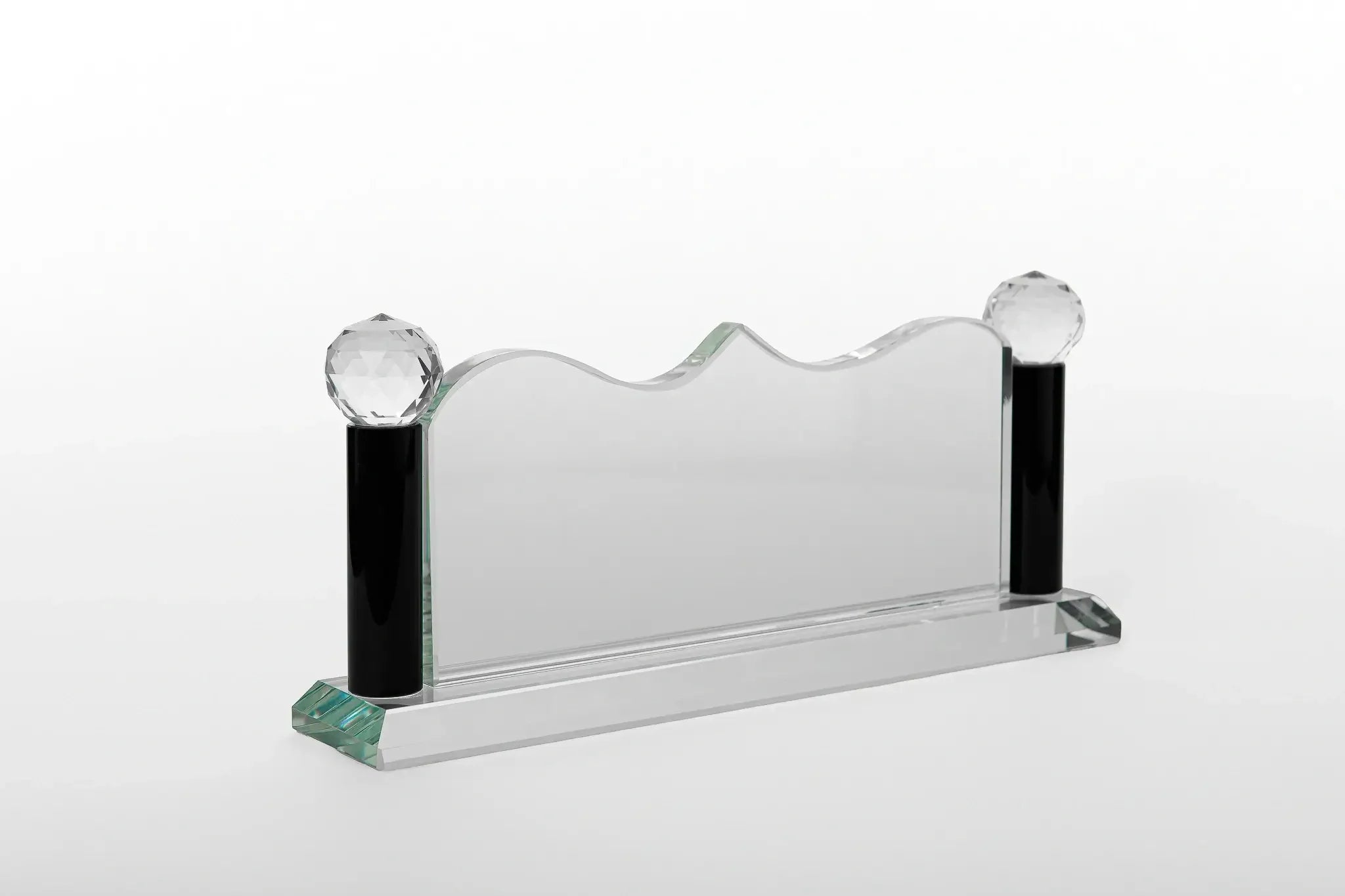 SMALL CRYSTAL PYRAMID WITH BLACK COLUMN C-26