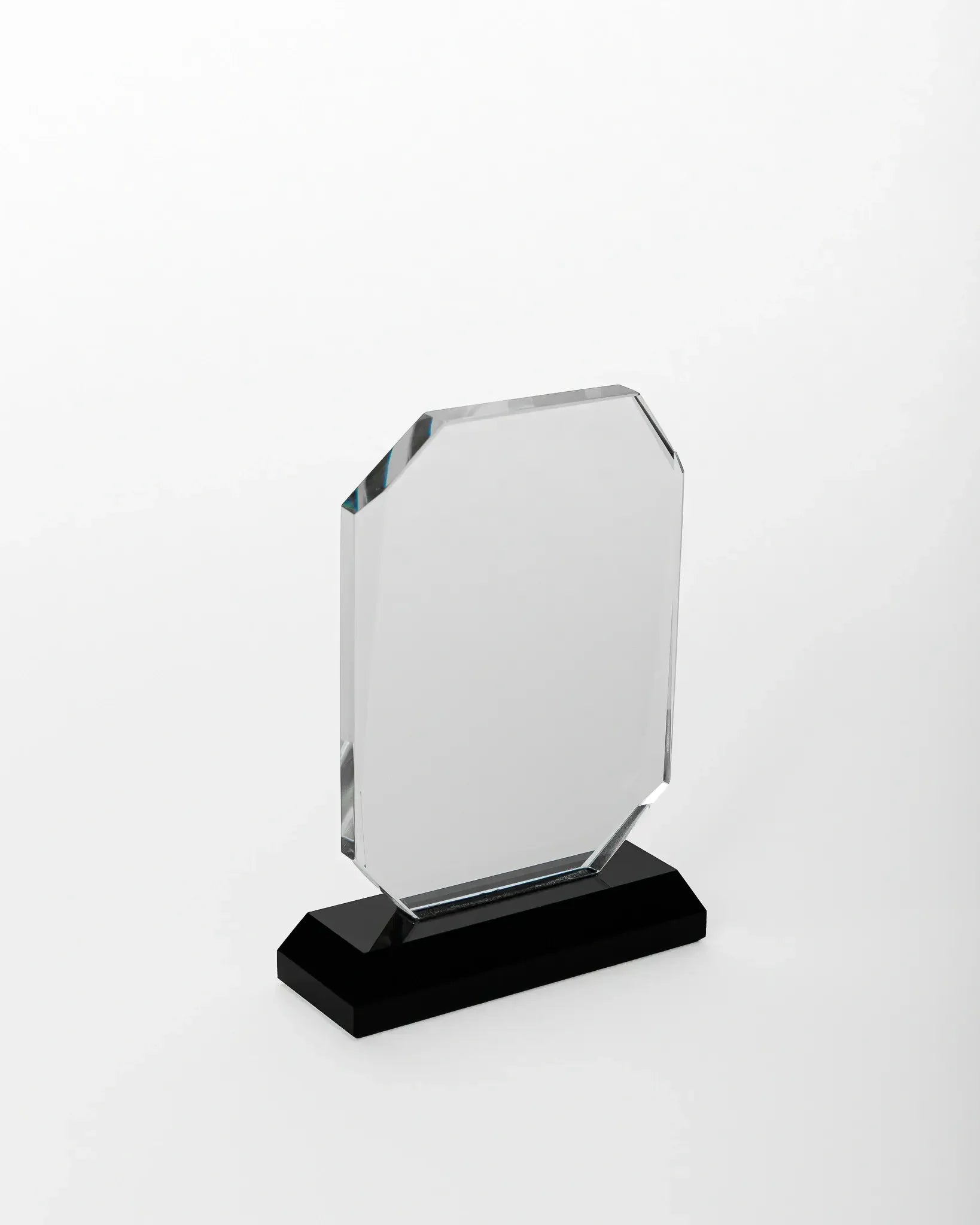 SMALL CRYSTAL AWARD WITH BLACK BASE C-33