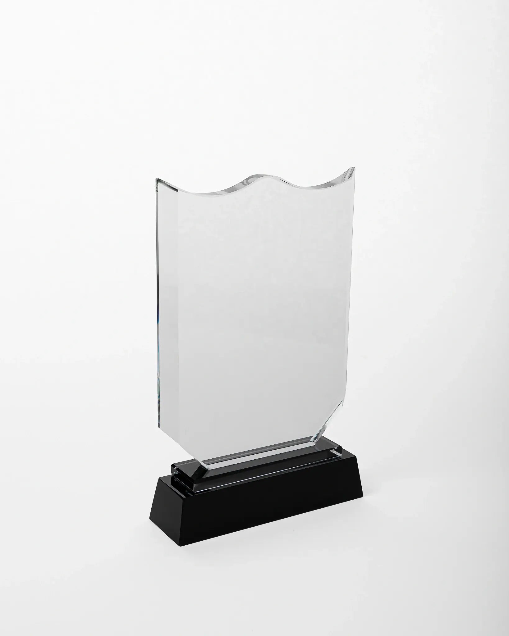 MEDIUM CRYSTAL AWARD WITH BLACK BASE C-8