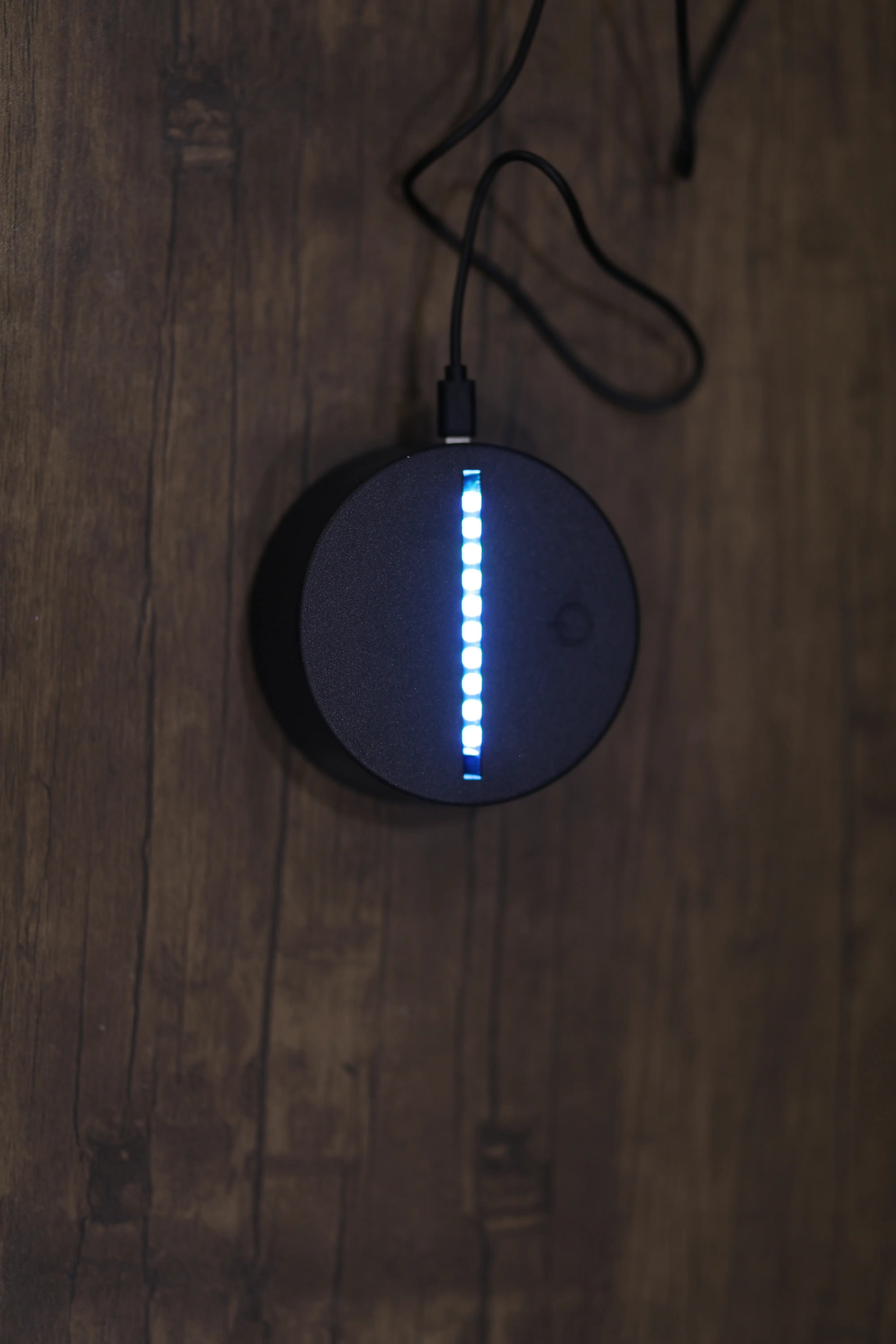 BLACK LED ROUND ACRYLIC BASE 1 G-1