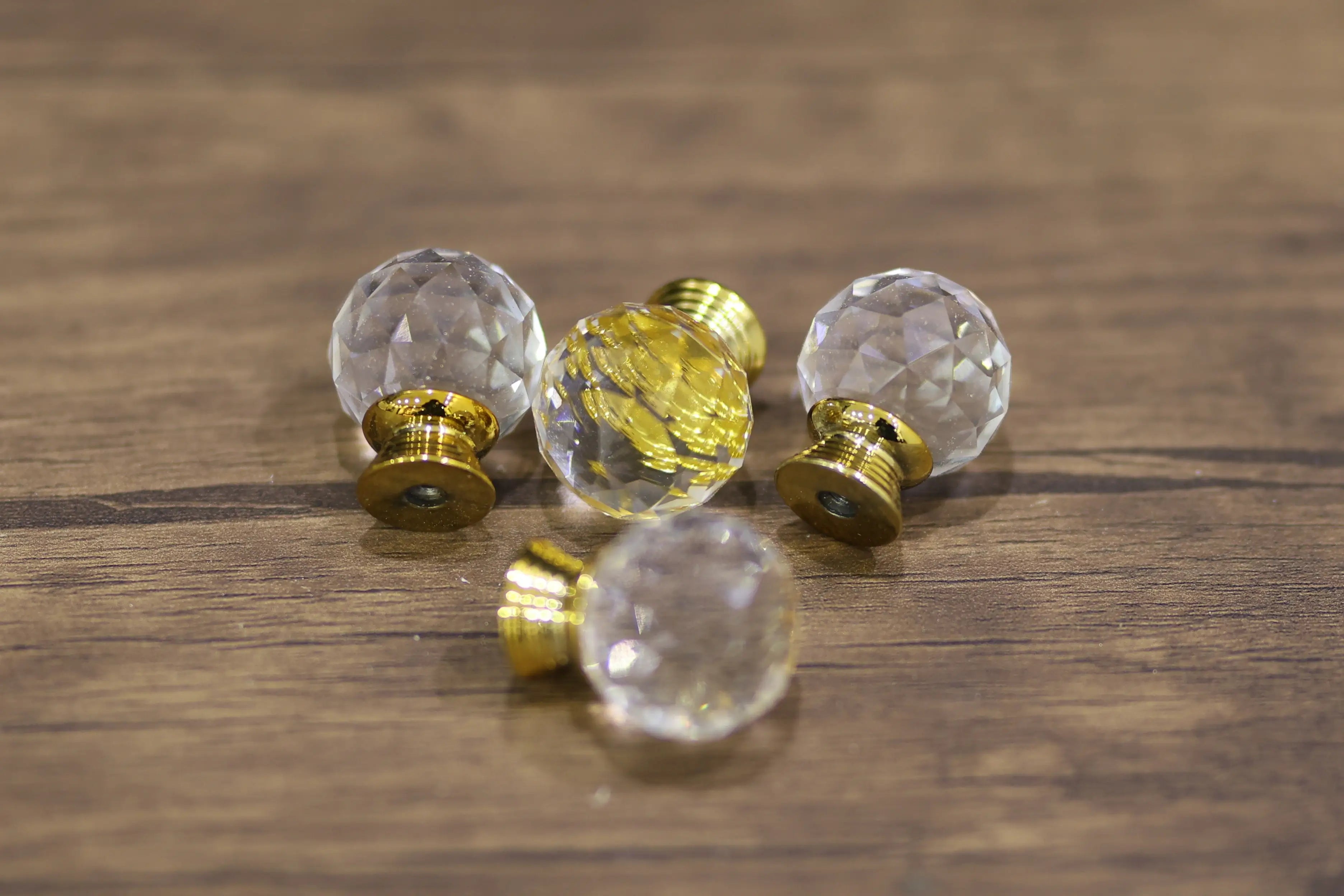 METAL CRYSTAL BALL P-9