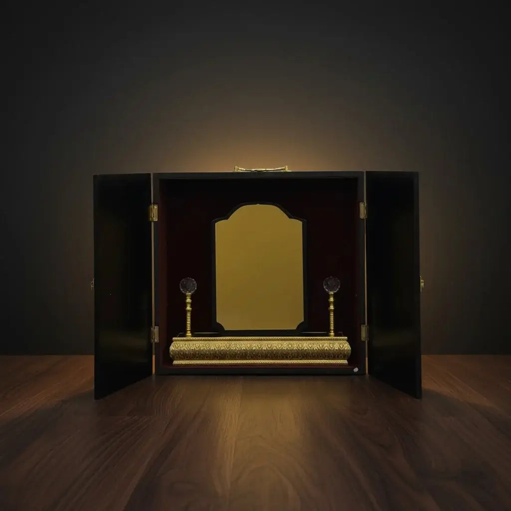 Small Black Gate Shield  AS-W-16B
