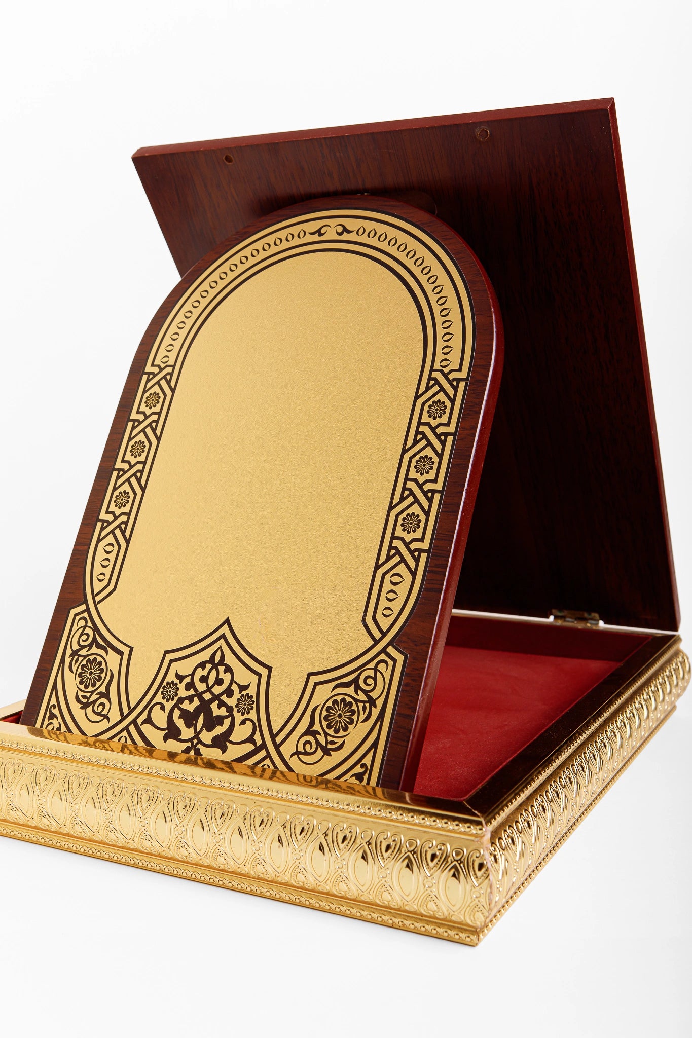 WOODEN QURAN AWARD WITH GOLD FINISH W-29