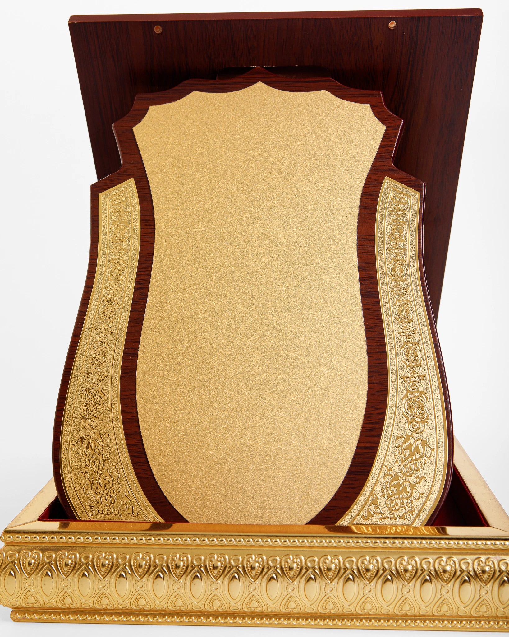 WOODEN QURAN AWARD WITH GOLD FINISH W-31