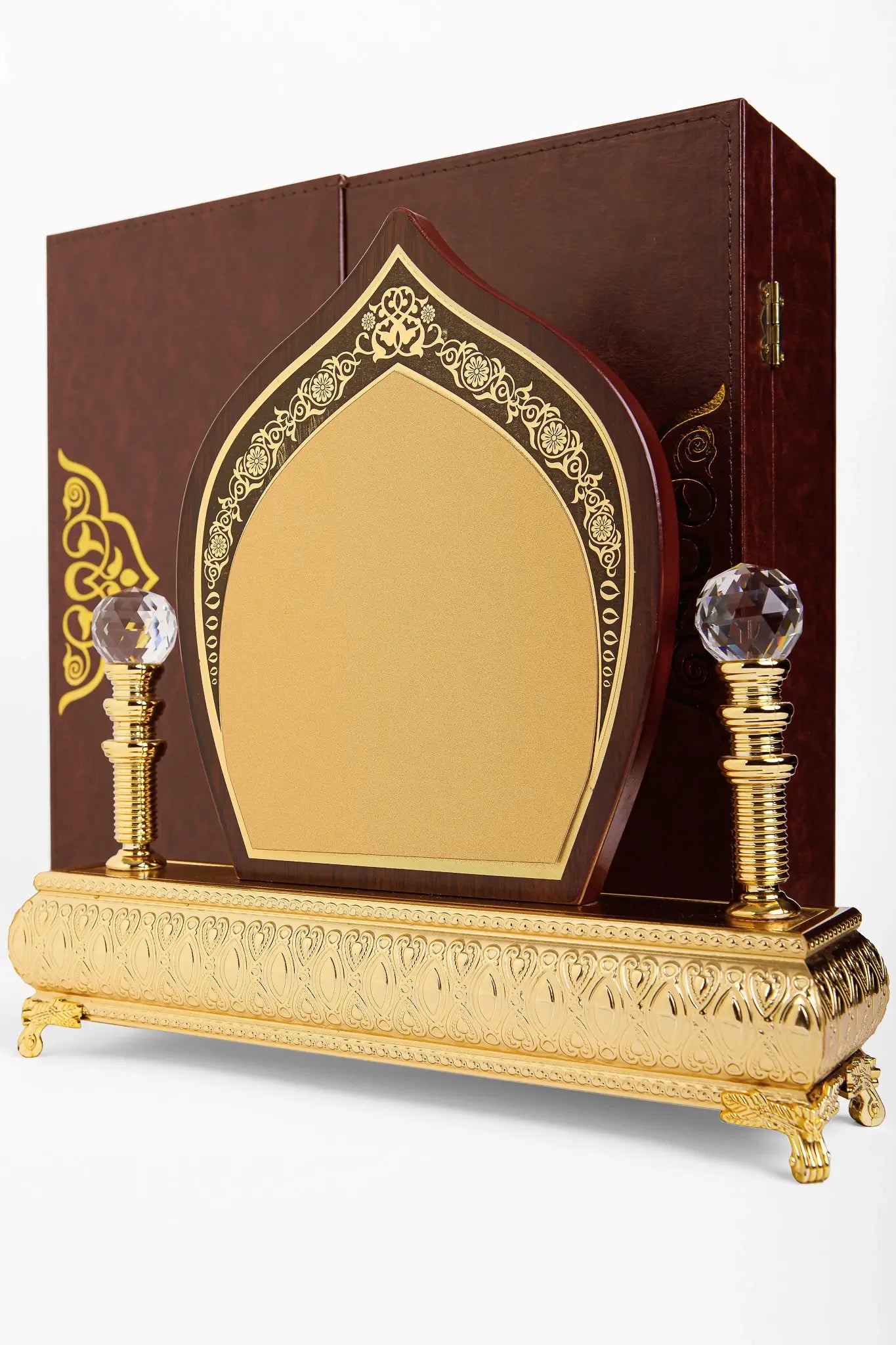 MEDIUM B GATE AWARD WITH GOLD FINISH W-32B