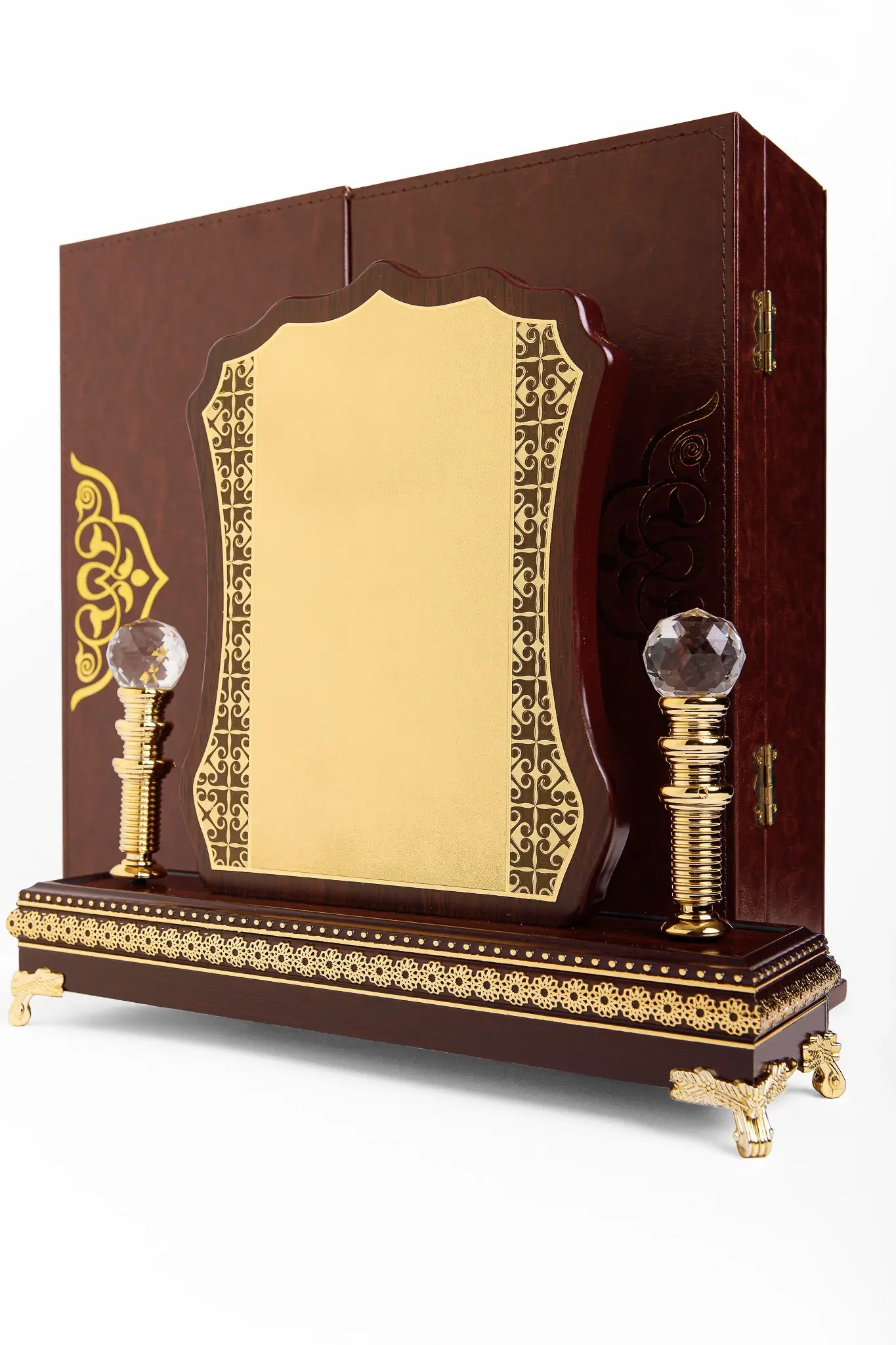 MEDIUM WOODEN GATE AWARD WITH GOLD FINISH W-34