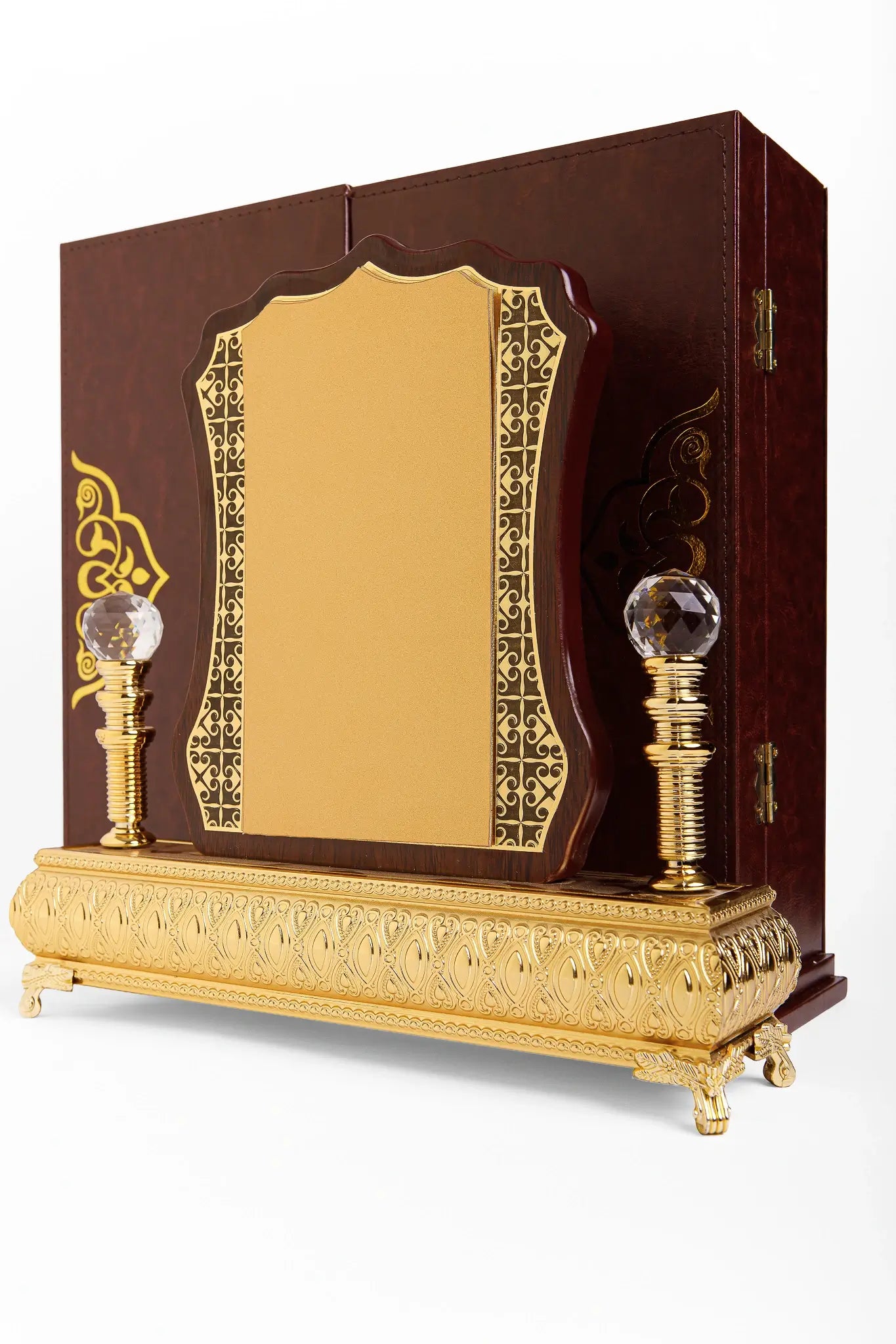 MEDIUM B GATE AWARD WITH GOLD FINISH W-34B