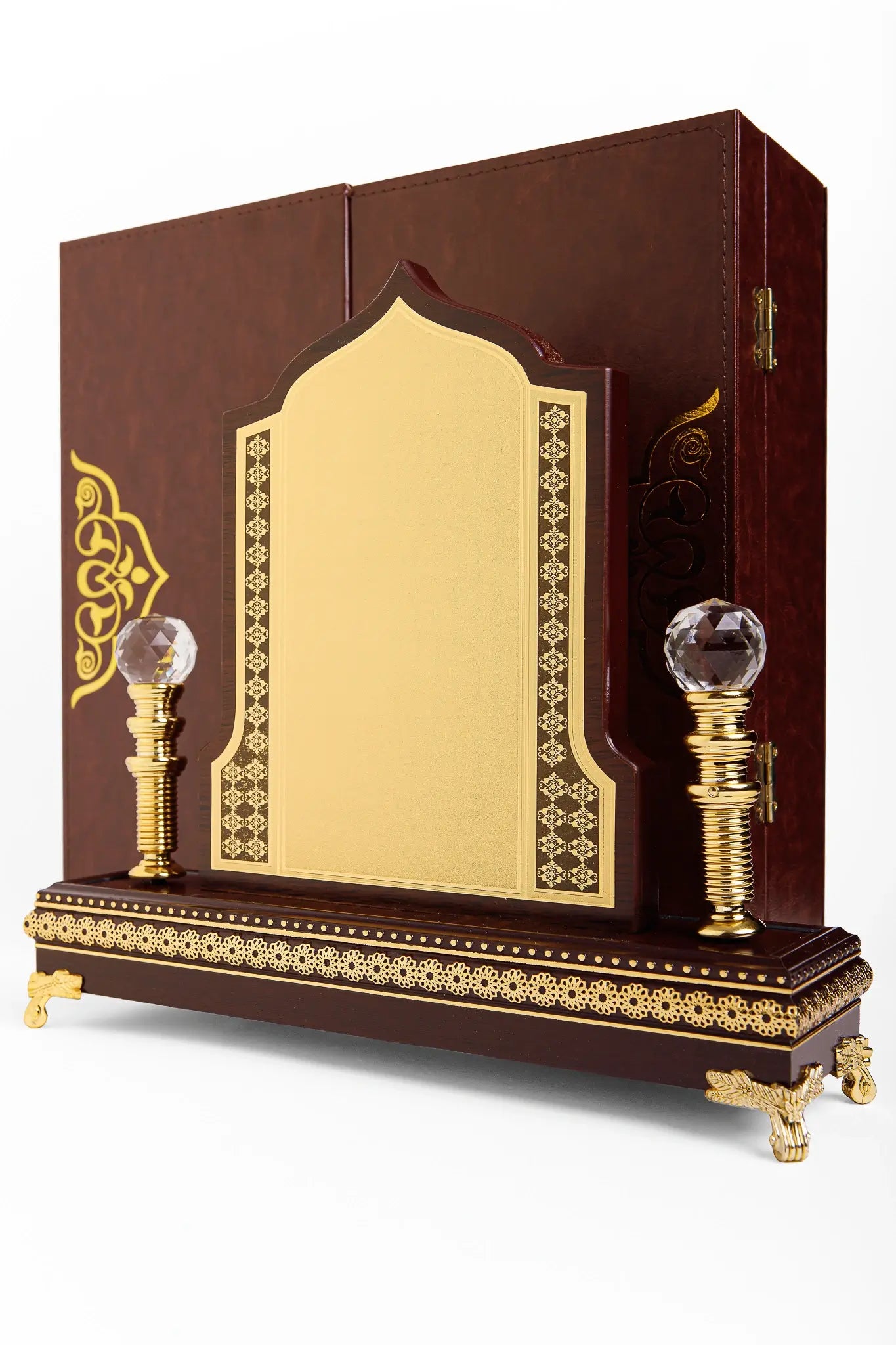 MEDIUM WOODEN GATE AWARD WITH GOLD FINISH W-35