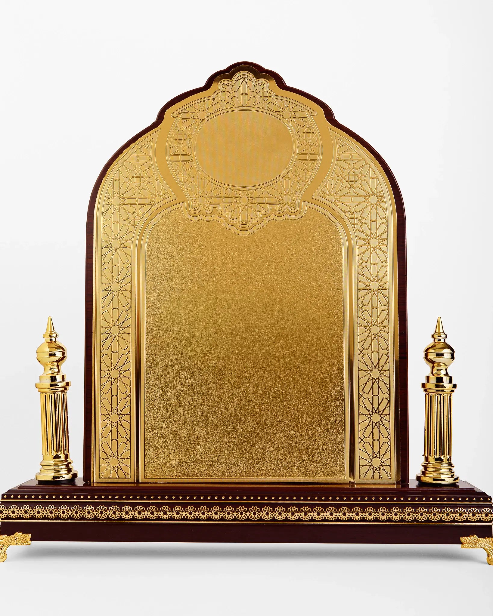 JUMBO WOODEN GATE AWARD W-37