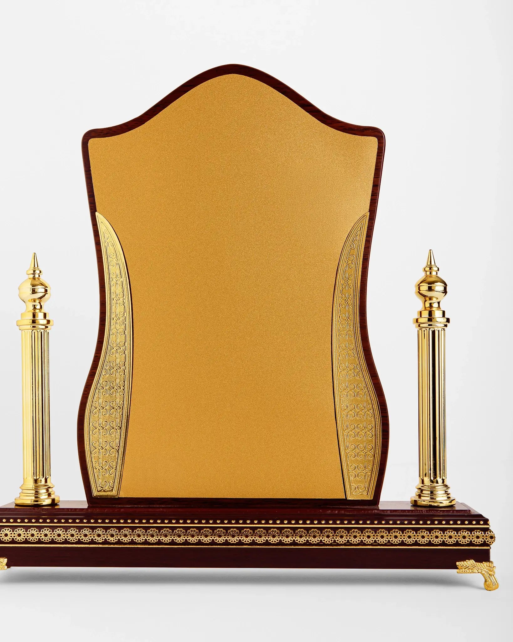 JUMBO WOODEN GATE AWARD W-39