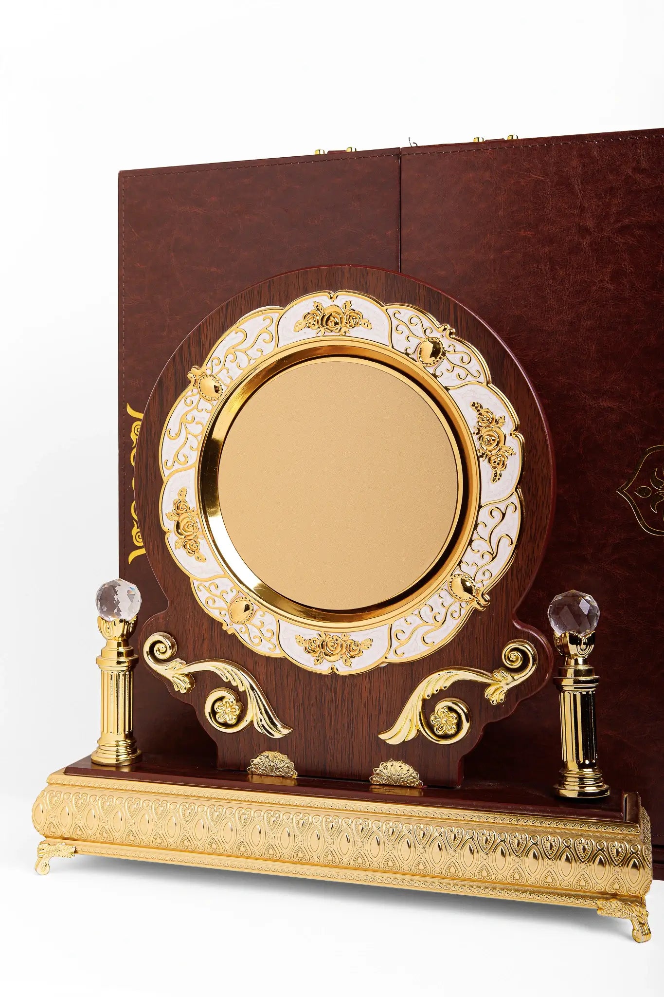 ROUND WOODEN GATE AWARD W-46 ( WHOLESALE )