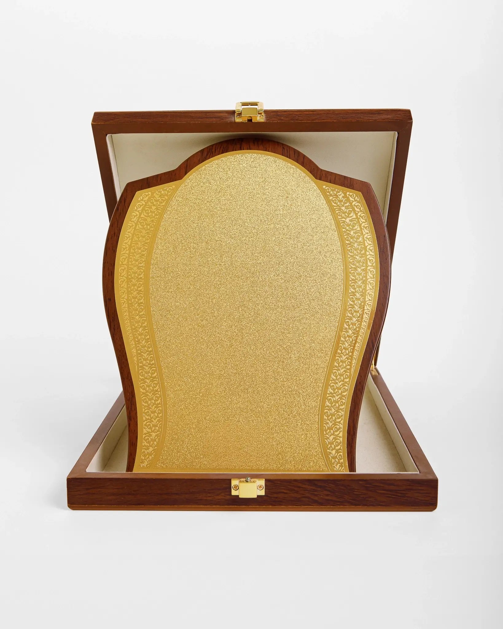MEDIUM ORNATE WOODEN SHIELD WW-05 ( WHOLESALE  )