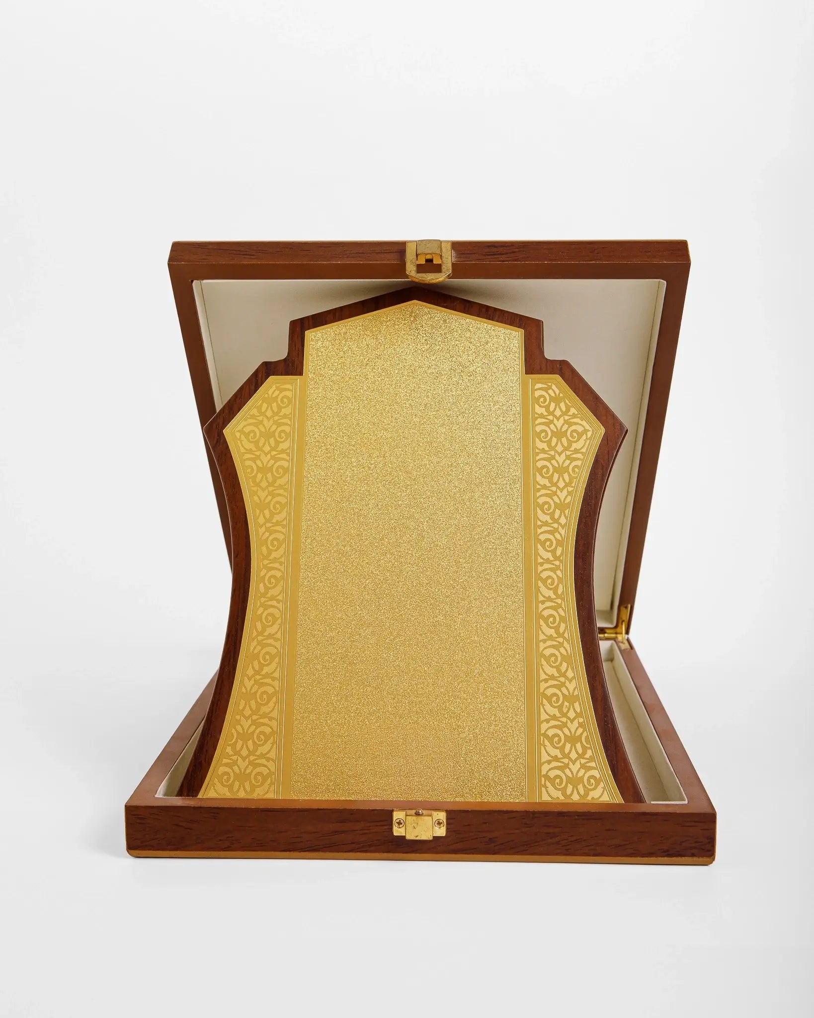 MEDIUM ORNATE WOODEN SHIELD WW-08 ( WHOLESALE  )