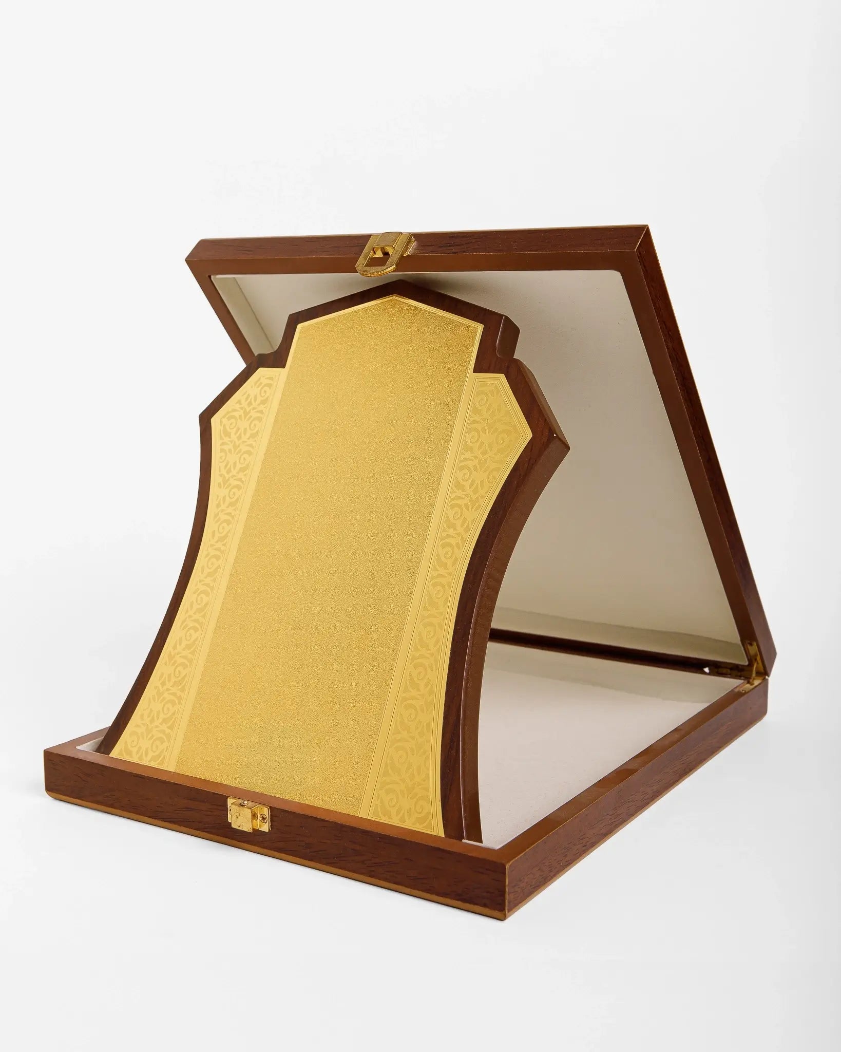 MEDIUM ORNATE WOODEN SHIELD WW-08 ( WHOLESALE  )
