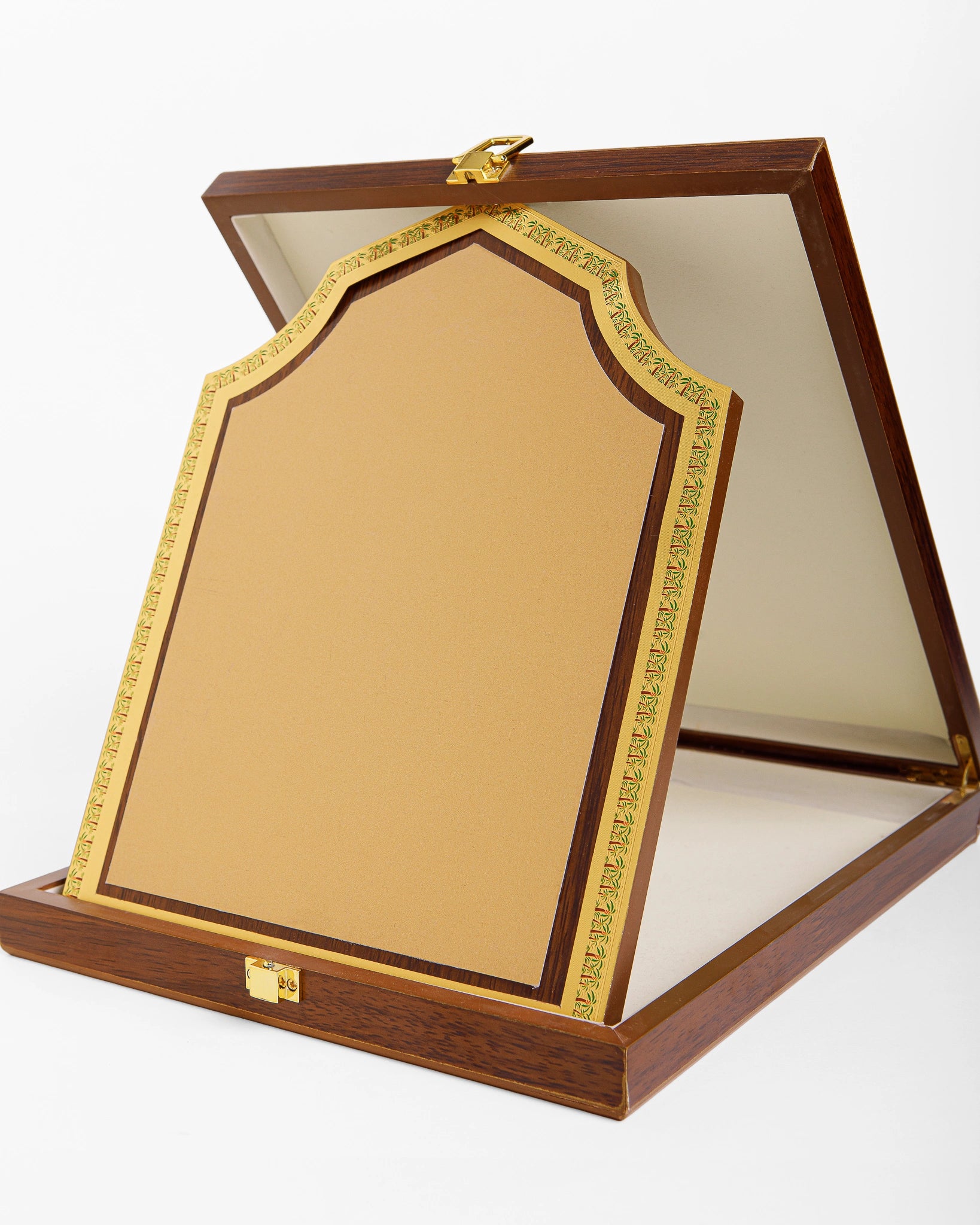 MEDIUM WOODEN AWARD WITH FRAME WW-18