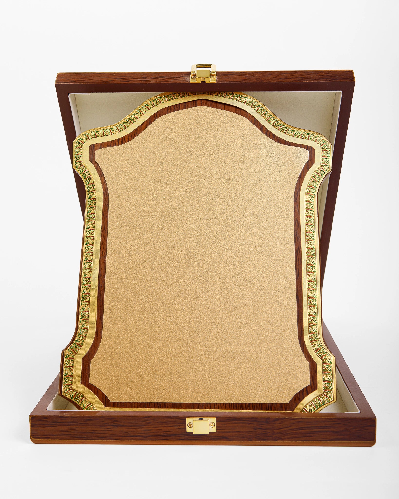 MEDIUM WOODEN AWARD WITH FRAME WW-19