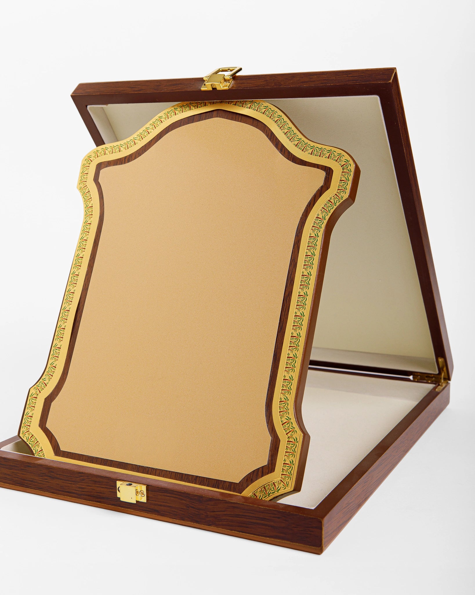 MEDIUM WOODEN AWARD WITH FRAME WW-19
