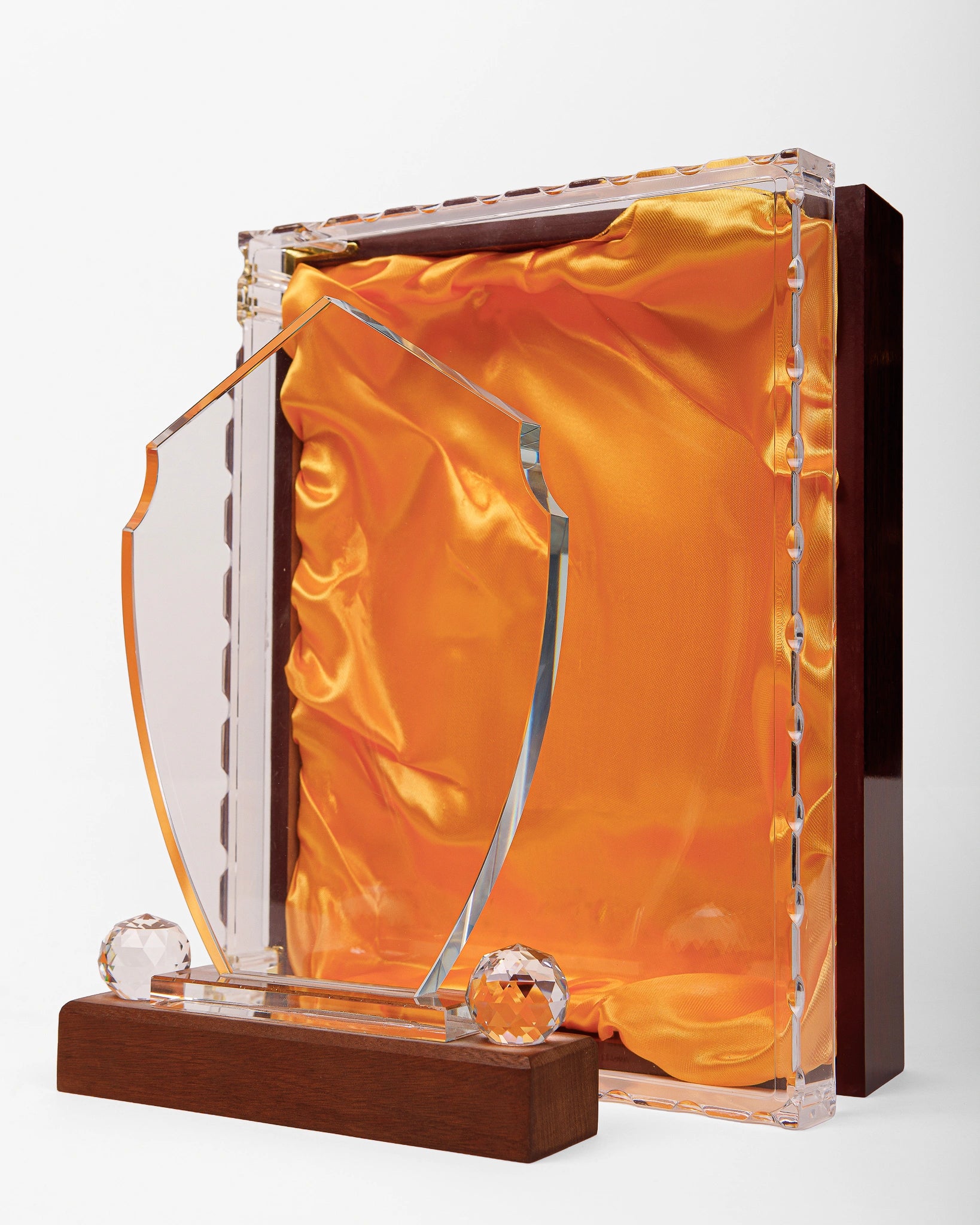 CRYSTAL AWARD WITH WOODEN BASE WW-32 ( WHOLESALE )