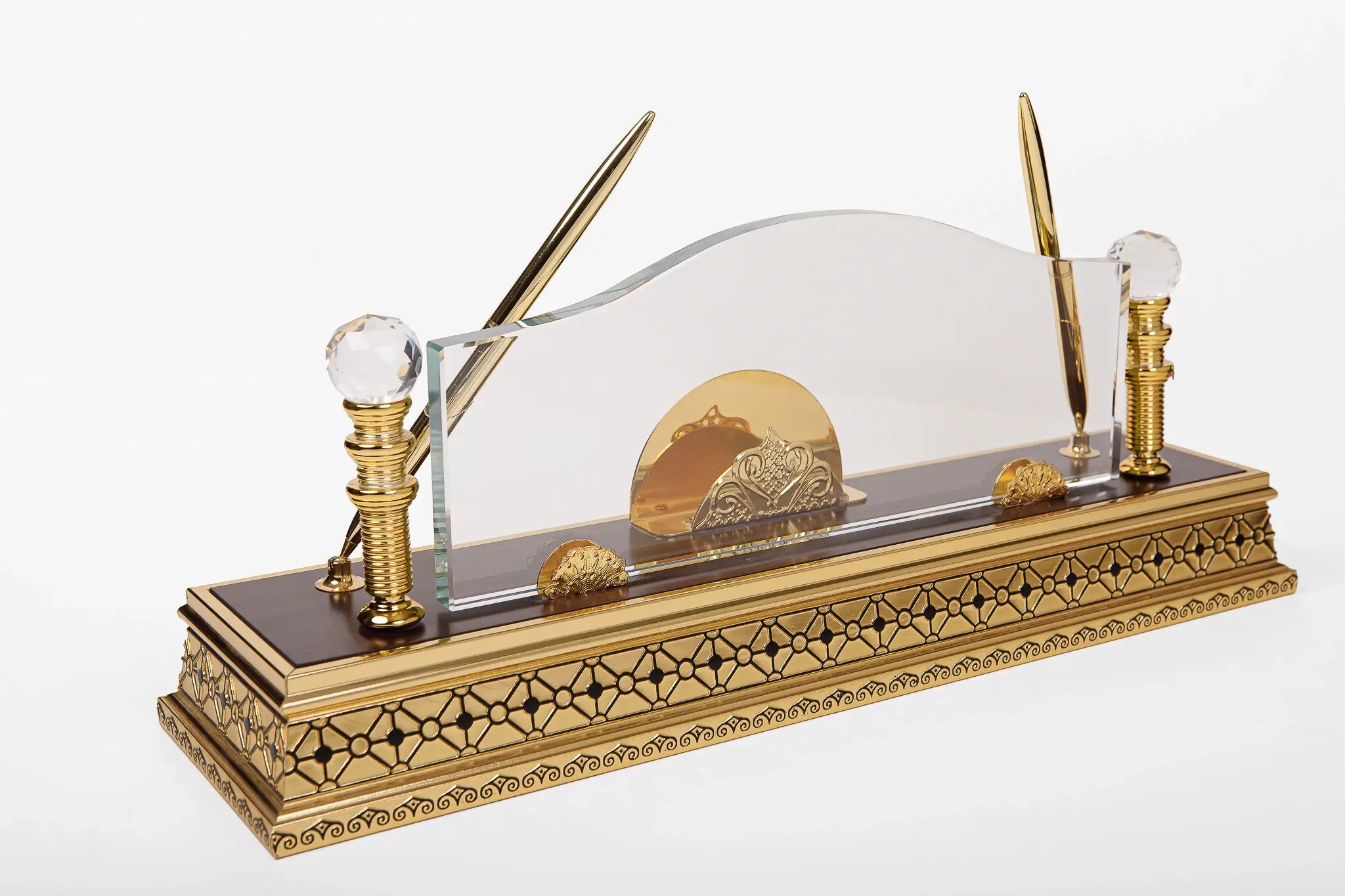 GOLD CRYSTAL DESK PYRAMID W-17