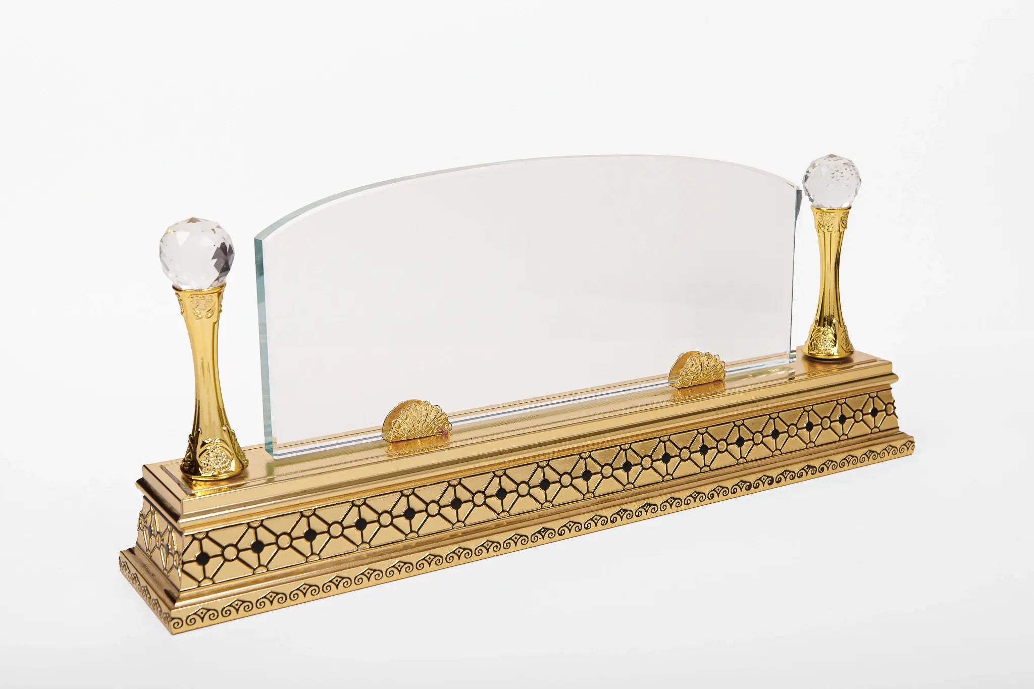 GOLD CRYSTAL DESK PYRAMID W-26